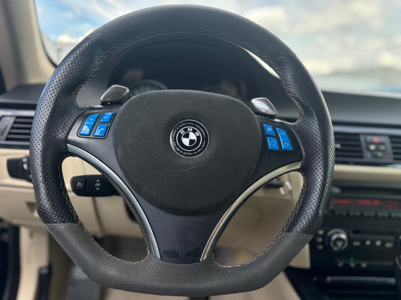 BMW 335i Coupé-image-5