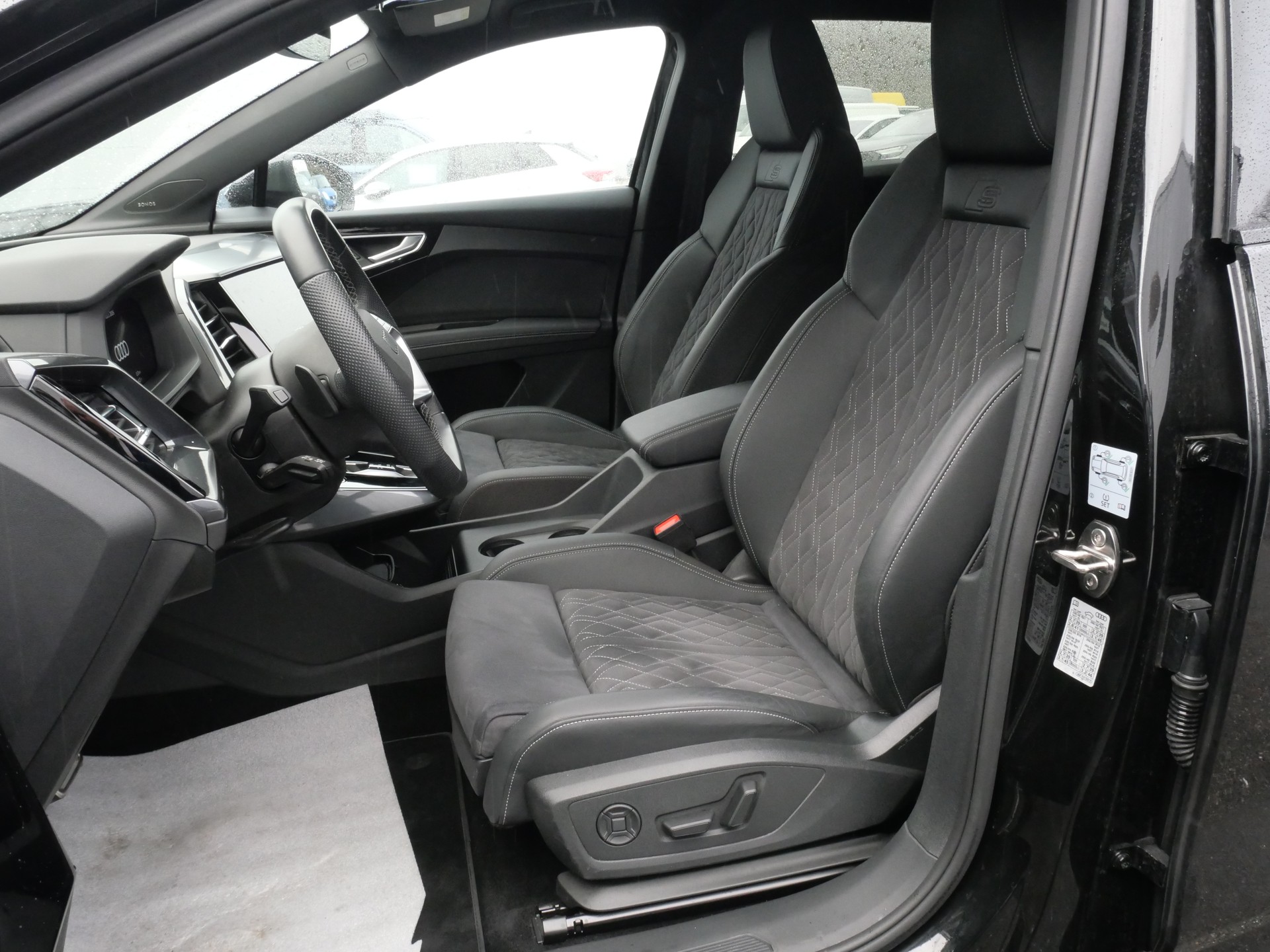 AUDI Q4 Sportback e-tron 45 Attraction S-Line quattro *CH-Auto, 360°-Kamera, AHK*-image-13