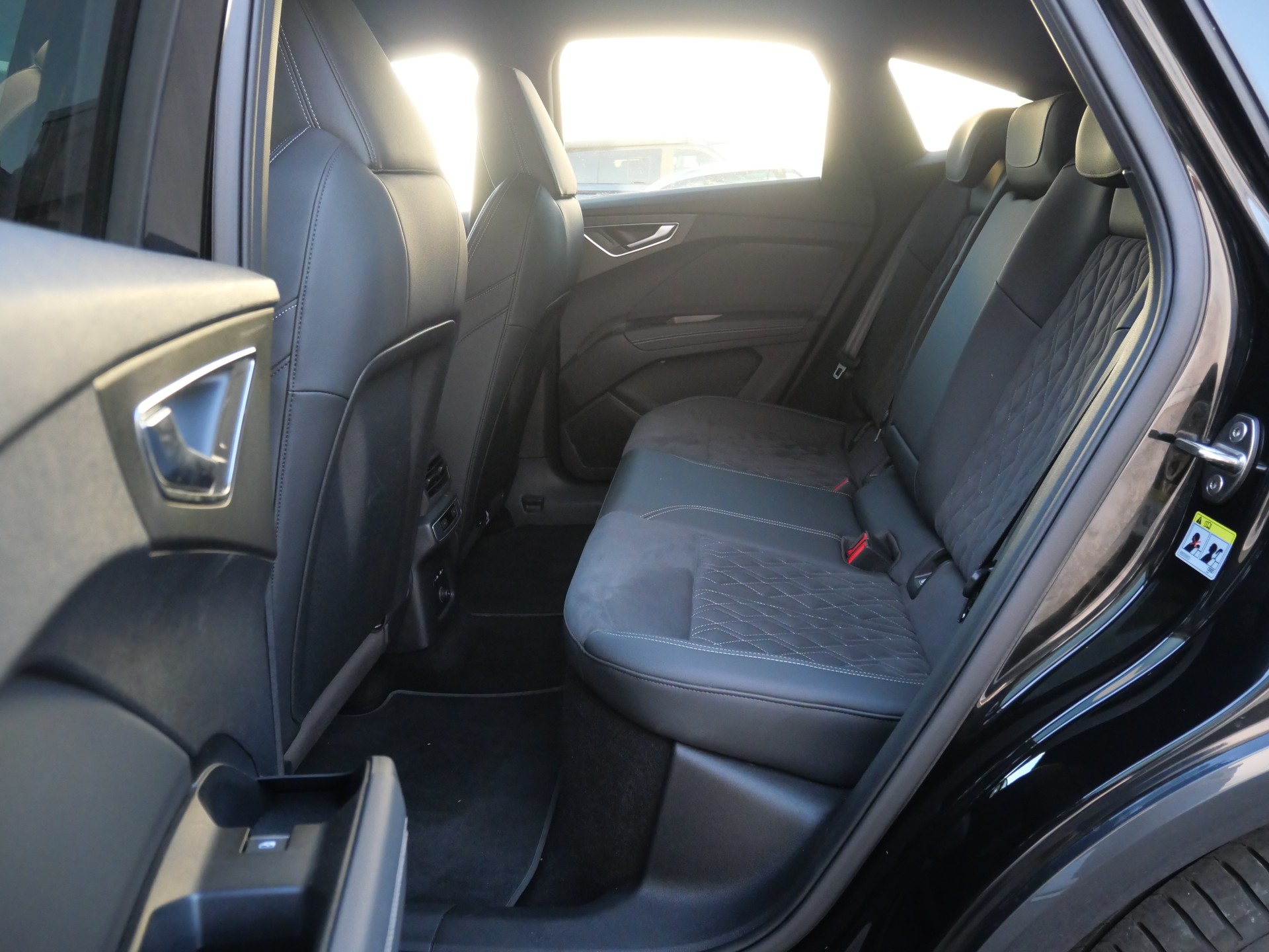 AUDI Q4 Sportback e-tron 45 Attraction S-Line quattro *CH-Auto, 360°-Kamera, AHK*-image-11