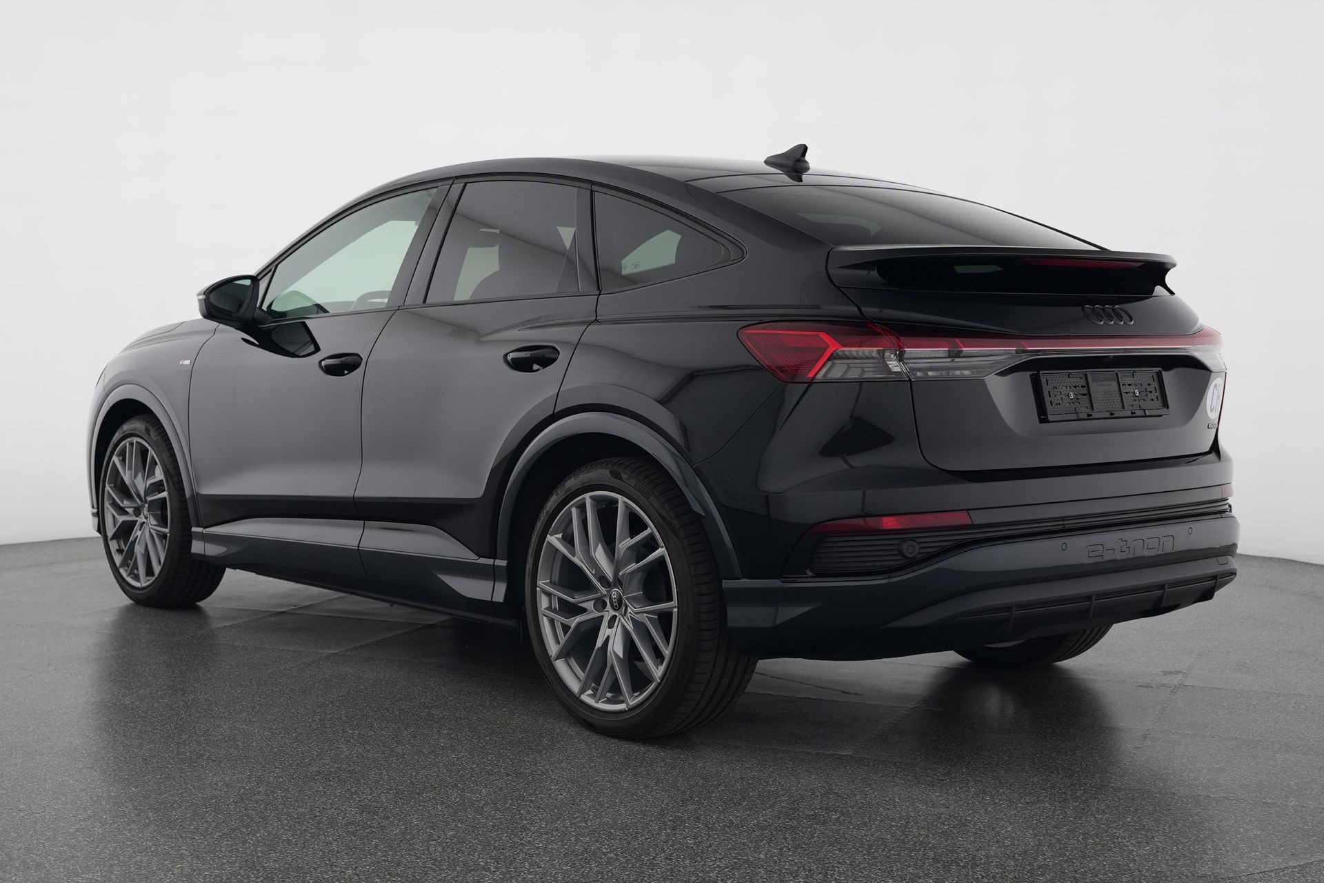 AUDI Q4 Sportback e-tron 45 Attraction S-Line quattro *CH-Auto, 360°-Kamera, AHK*-image-4