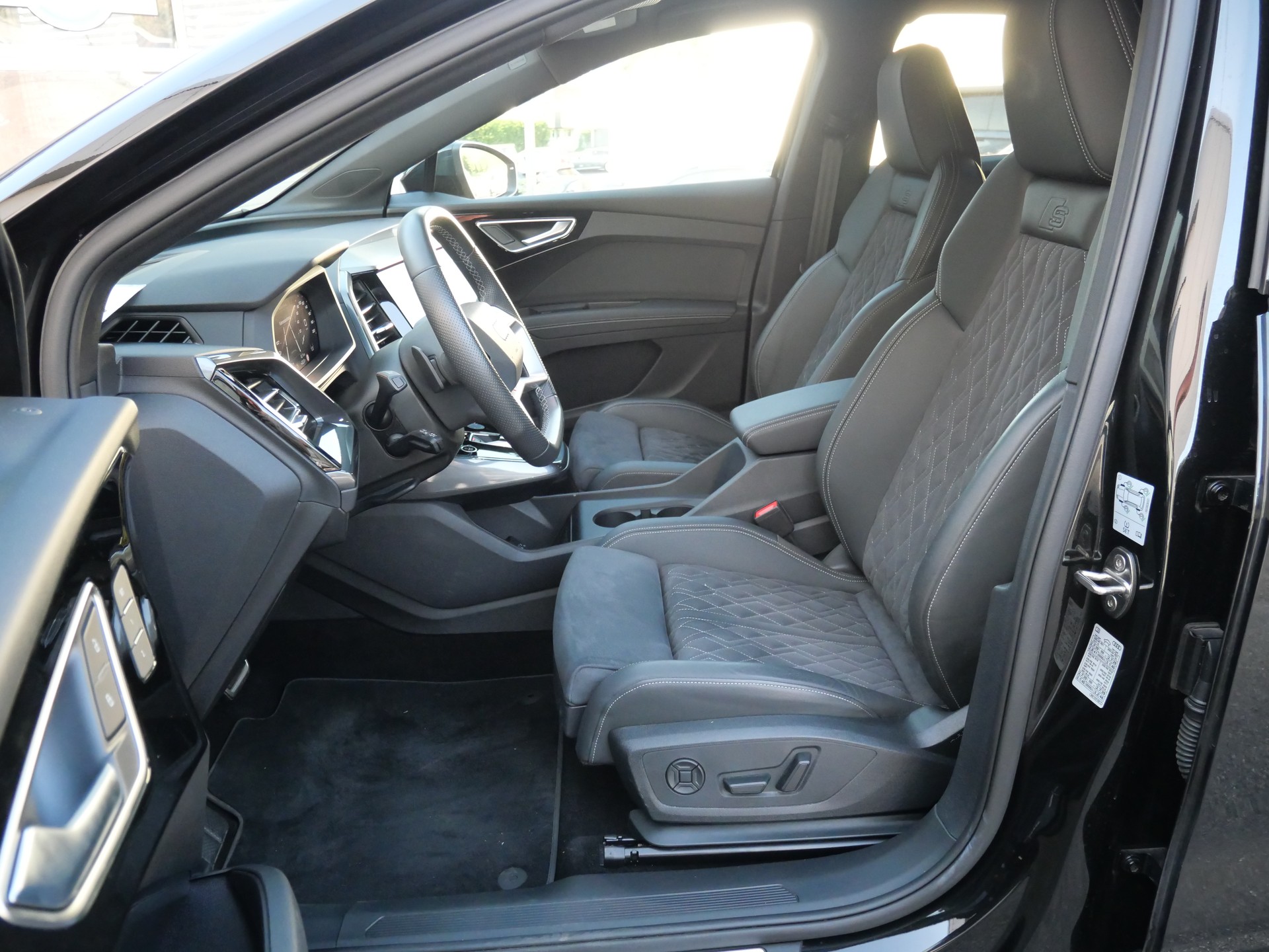 AUDI Q4 Sportback e-tron 45 Attraction S-Line quattro *CH-Auto, 360°-Kamera, AHK*-image-13
