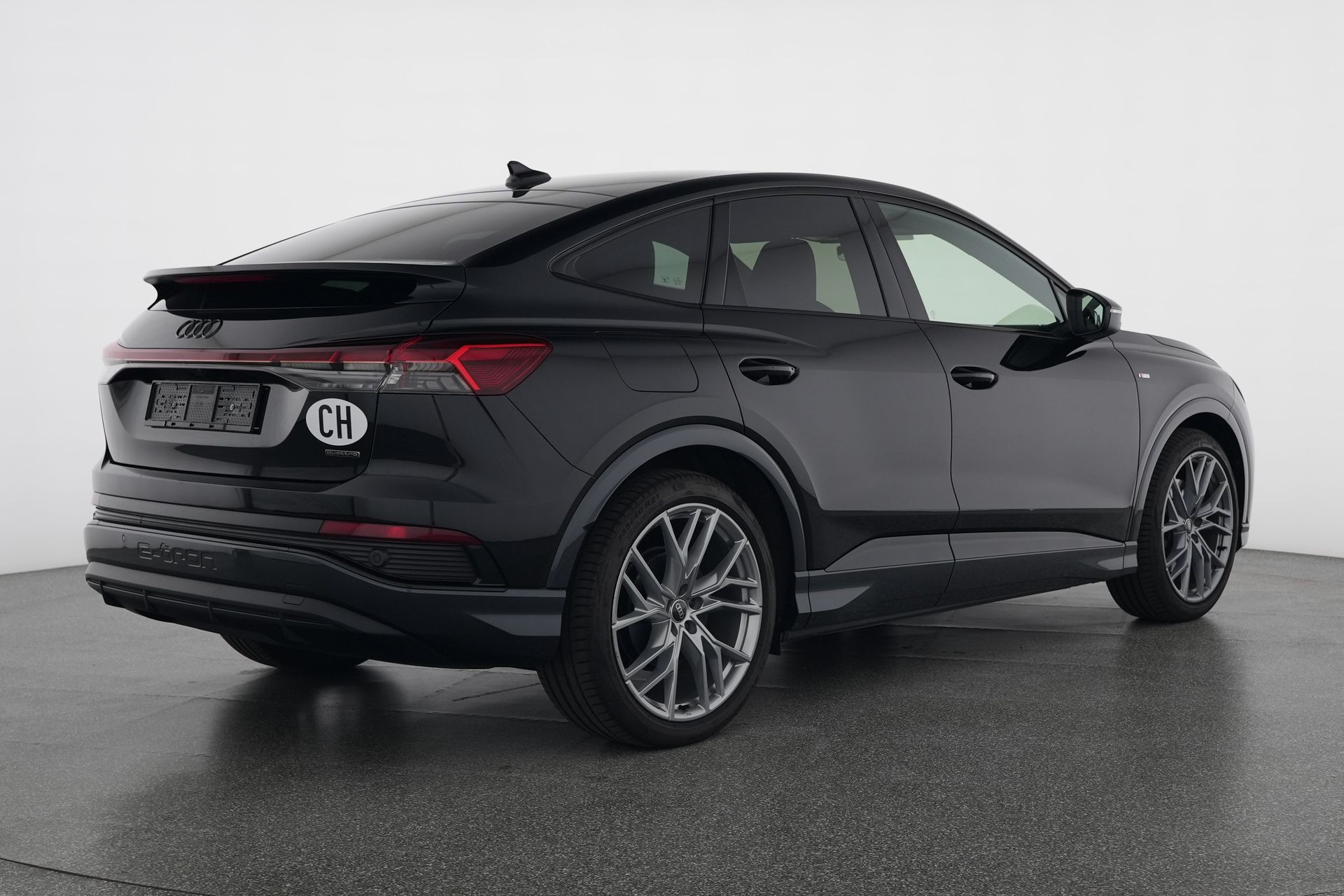 AUDI Q4 Sportback e-tron 45 Attraction S-Line quattro *CH-Auto, 360°-Kamera, AHK*-image-5