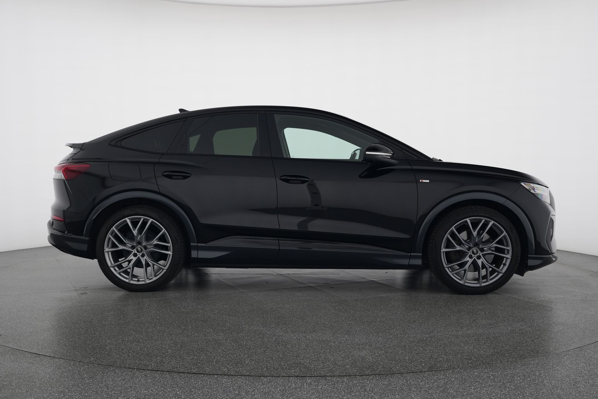 AUDI Q4 Sportback e-tron 45 Attraction S-Line quattro *CH-Auto, 360°-Kamera, AHK*-image-6