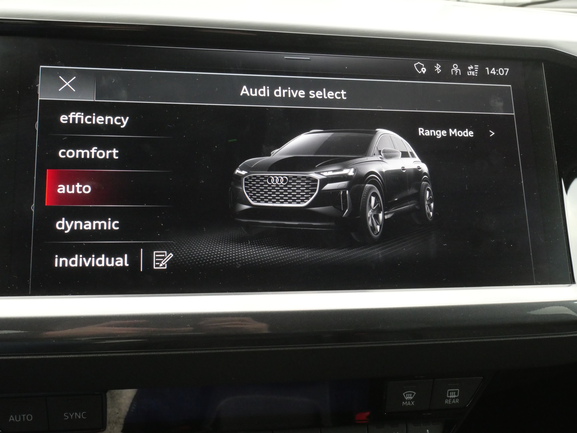 AUDI Q4 Sportback e-tron 45 Attraction S-Line quattro *CH-Auto, 360°-Kamera, AHK*-image-21