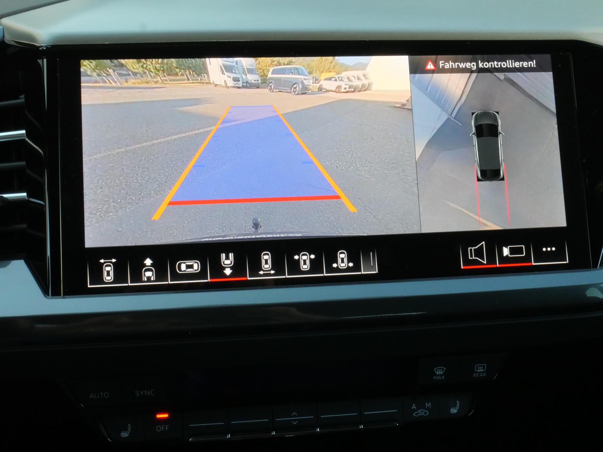 AUDI Q4 Sportback e-tron 45 Attraction S-Line quattro *CH-Auto, 360°-Kamera, AHK*-image-18