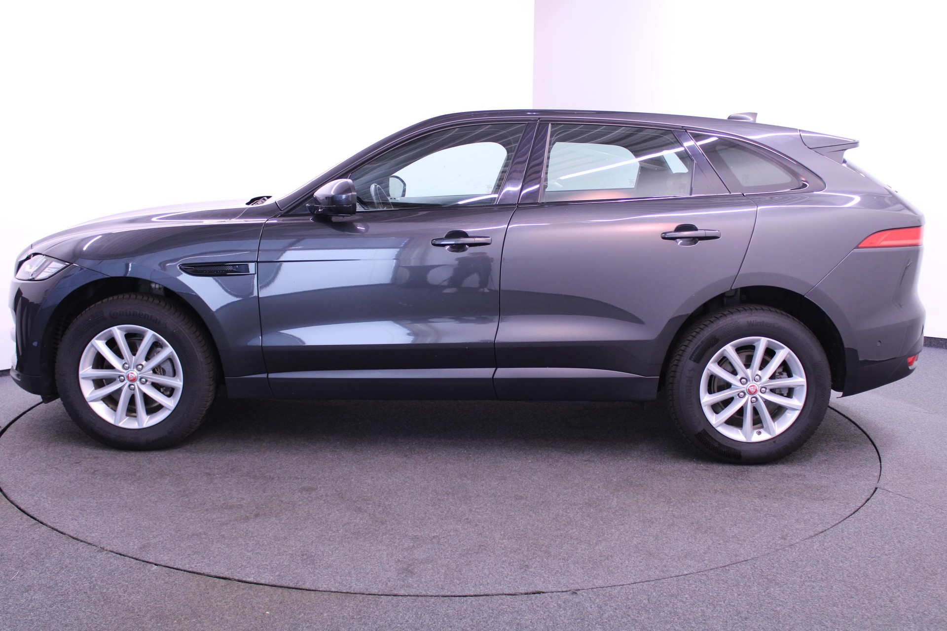 JAGUAR F-Pace 2.0 T 250 Portfolio AWD-image-2