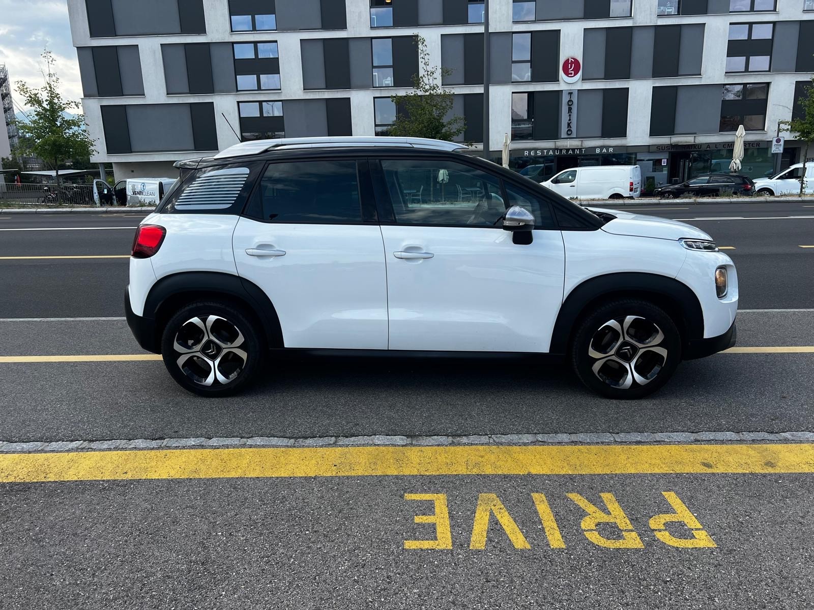 CITROEN C3 Aircross 1.2i PureTech Shine-image-3