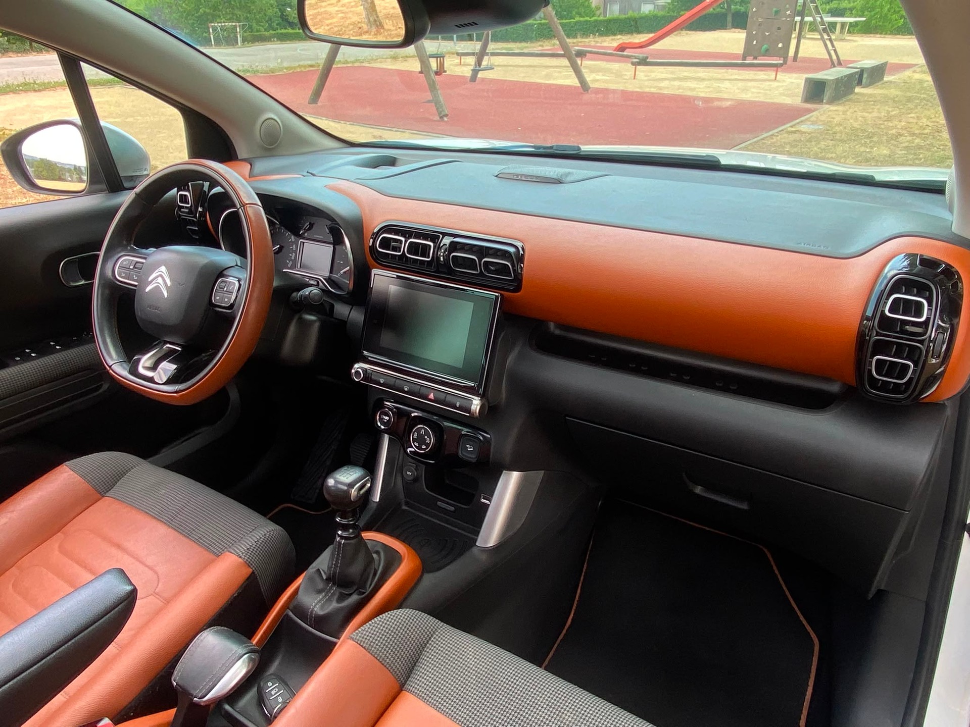 CITROEN C3 Aircross 1.2i PureTech Shine - Nouvelle Expertise & Courroie de Distribution & Pompe à eau + Grand Service Fait le 31.07.2026-image-10
