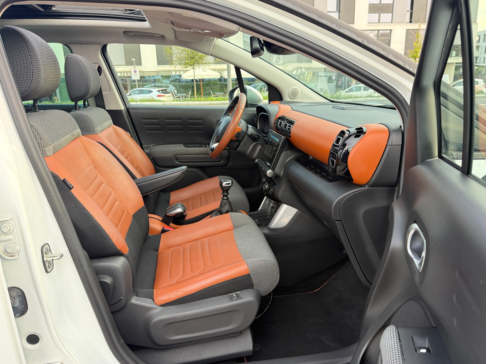 CITROEN C3 Aircross 1.2i PureTech Shine - Nouvelle Expertise : 11.08.2026 & Courroie de Distribution & Pompe à eau + Grand Service Fait-image-15
