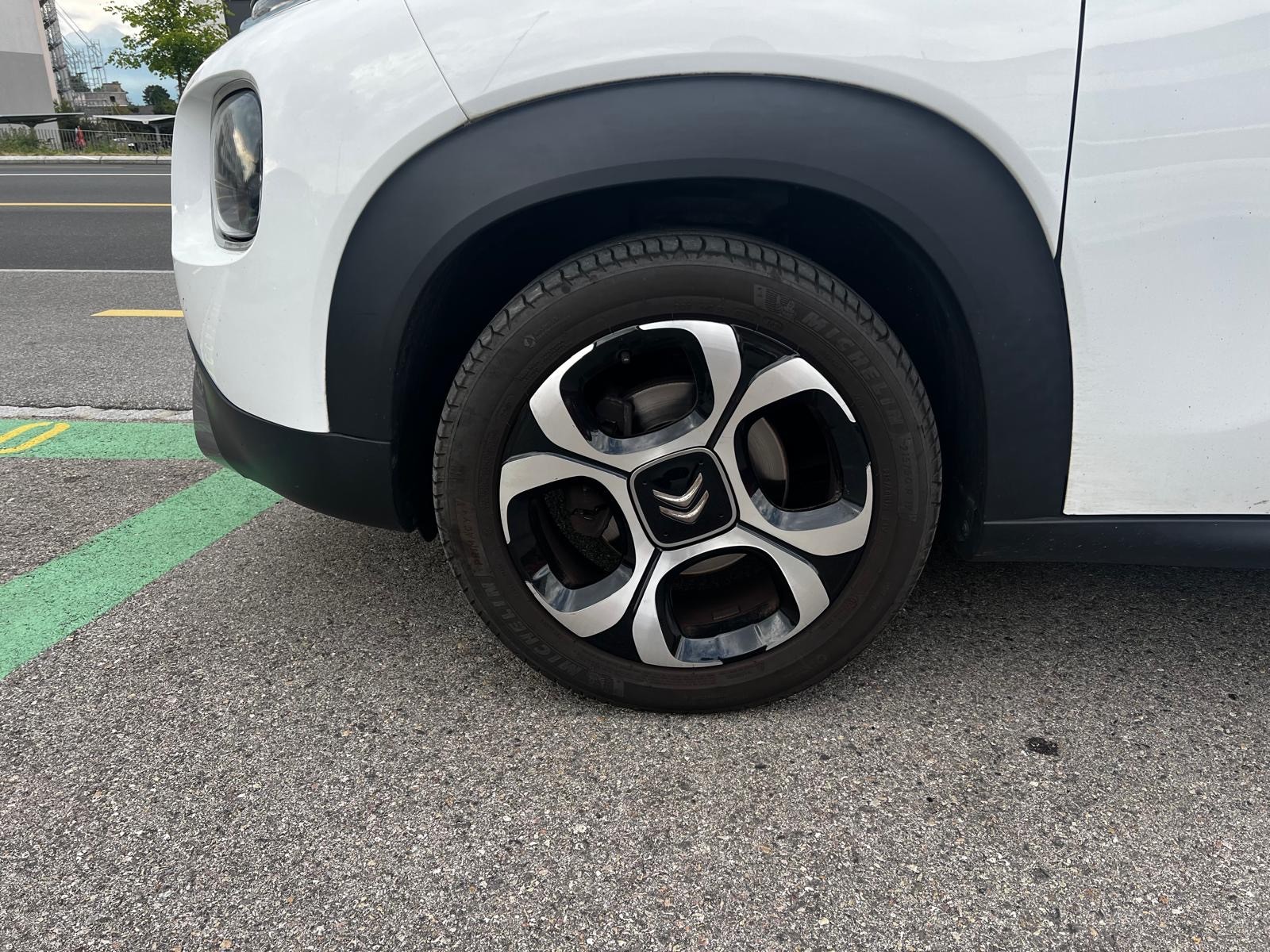 CITROEN C3 Aircross 1.2i PureTech Shine-image-4