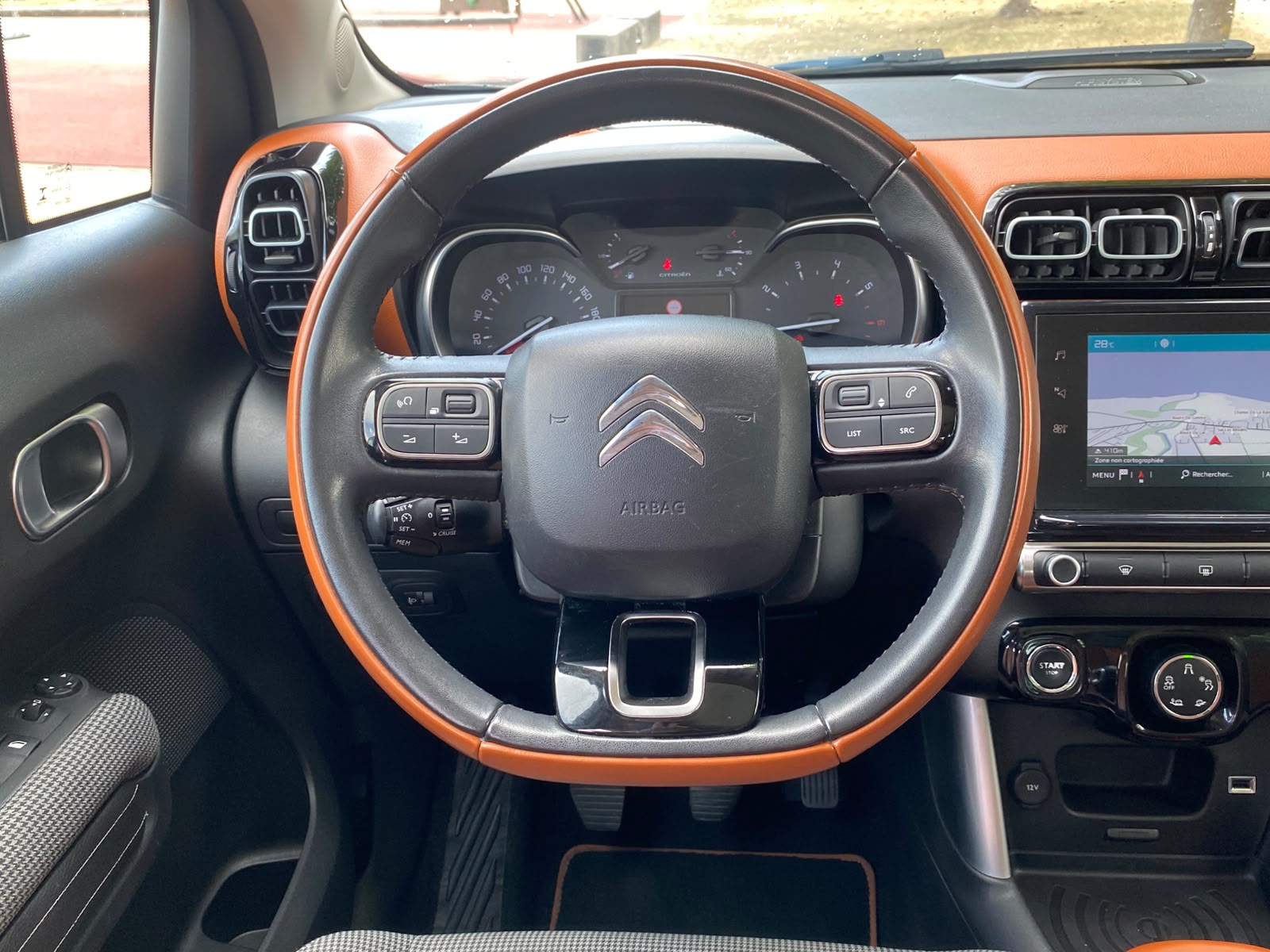 CITROEN C3 Aircross 1.2i PureTech Shine - Nouvelle Expertise & Courroie de Distribution & Pompe à eau + Grand Service Fait le 31.07.2026-image-11