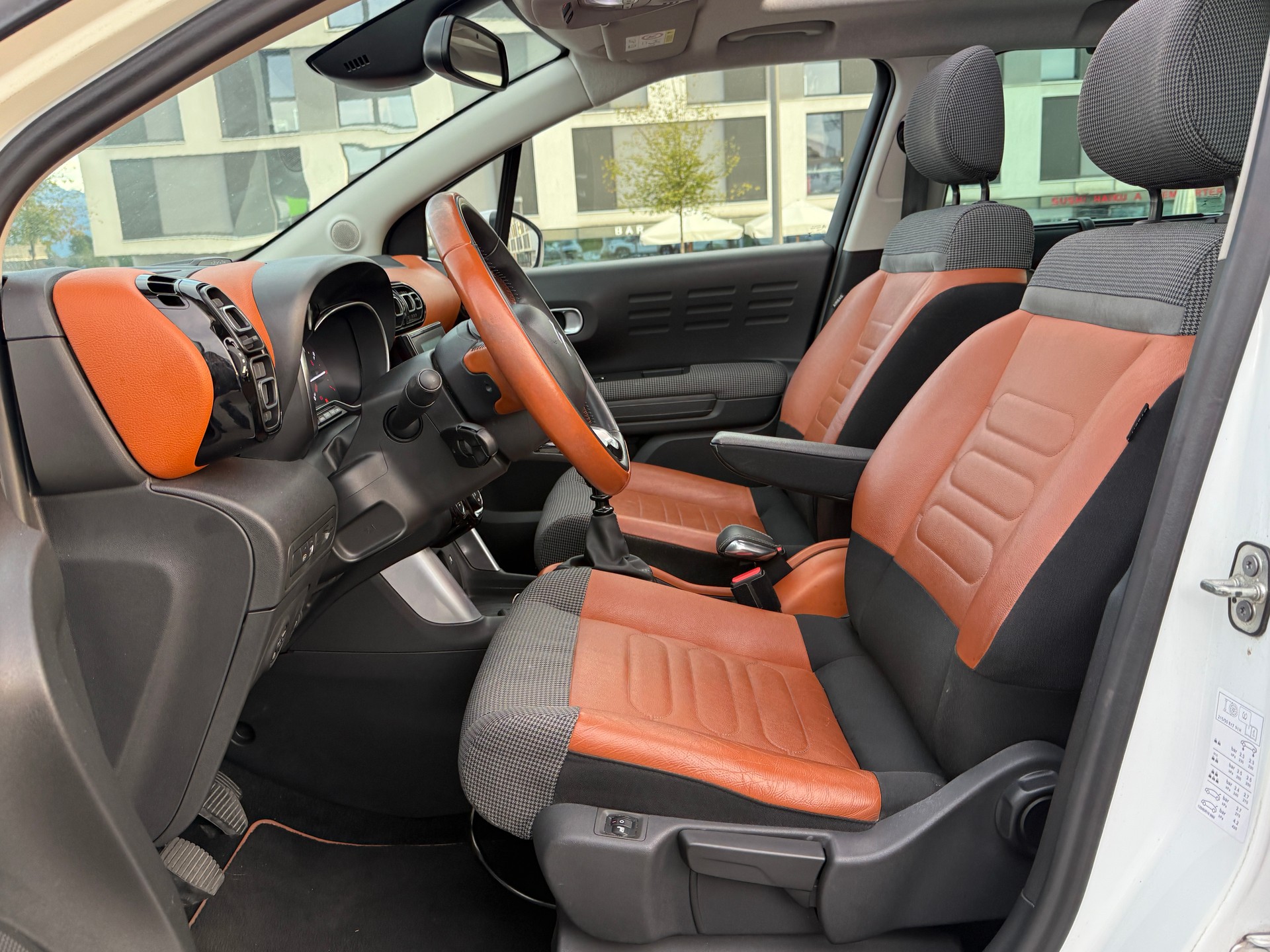 CITROEN C3 Aircross 1.2i PureTech Shine - Nouvelle Expertise : 11.08.2026 & Courroie de Distribution & Pompe à eau + Grand Service Fait-image-16