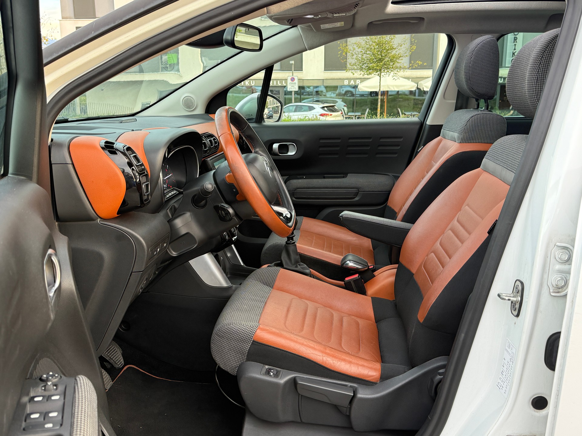 CITROEN C3 Aircross 1.2i PureTech Shine - Nouvelle Expertise : 11.08.2026 & Courroie de Distribution & Pompe à eau + Grand Service Fait-image-18