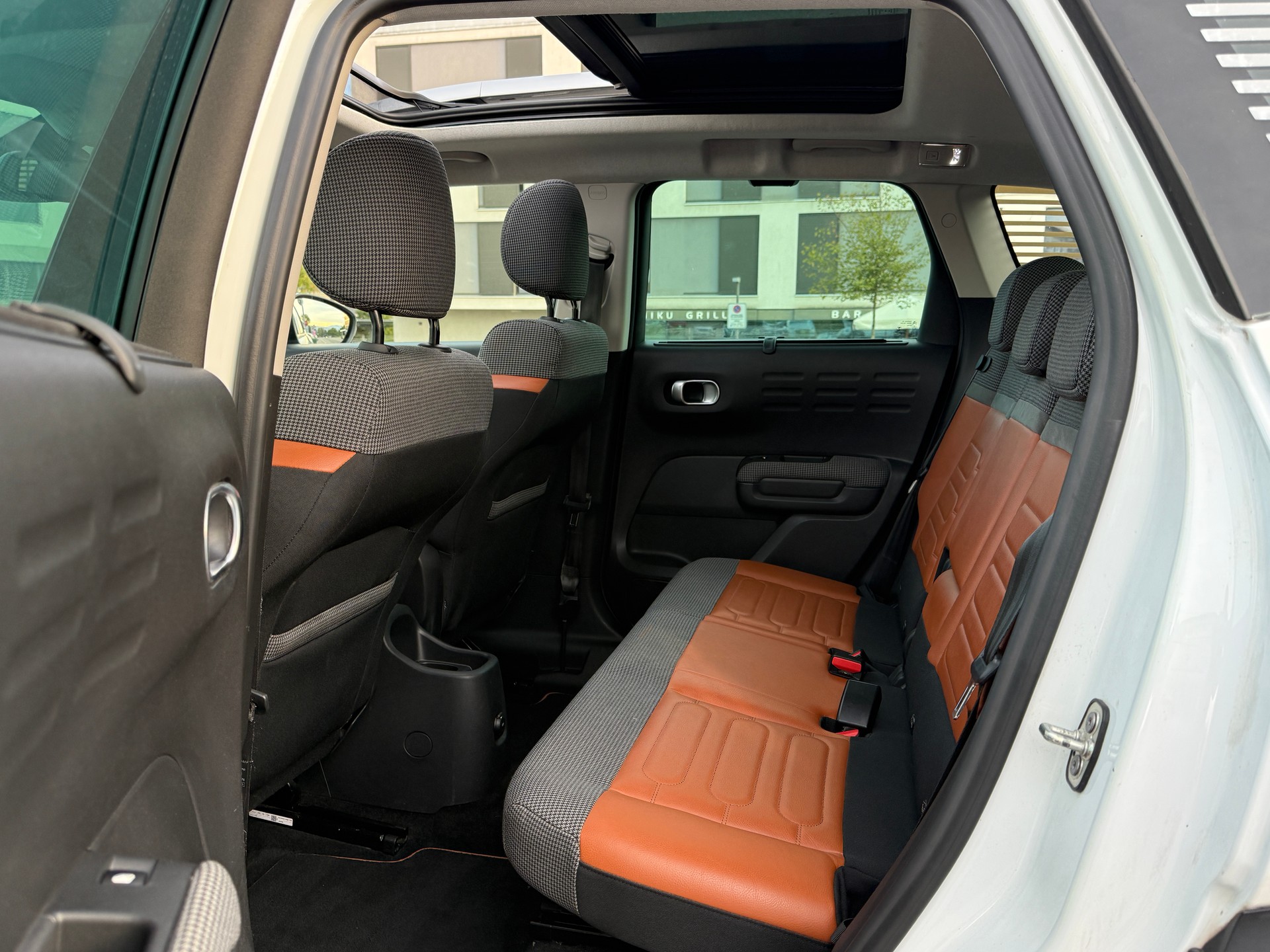 CITROEN C3 Aircross 1.2i PureTech Shine - Nouvelle Expertise : 11.08.2026 & Courroie de Distribution & Pompe à eau + Grand Service Fait-image-27