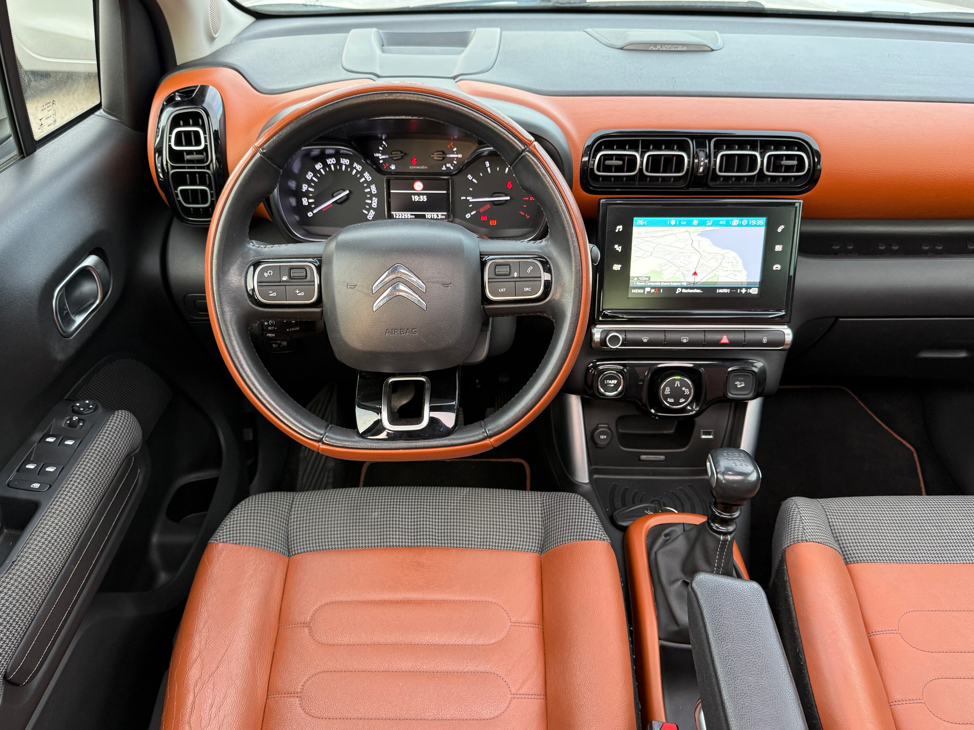 CITROEN C3 Aircross 1.2i PureTech Shine - Nouvelle Expertise : 11.08.2026 & Courroie de Distribution & Pompe à eau + Grand Service Fait-image-19
