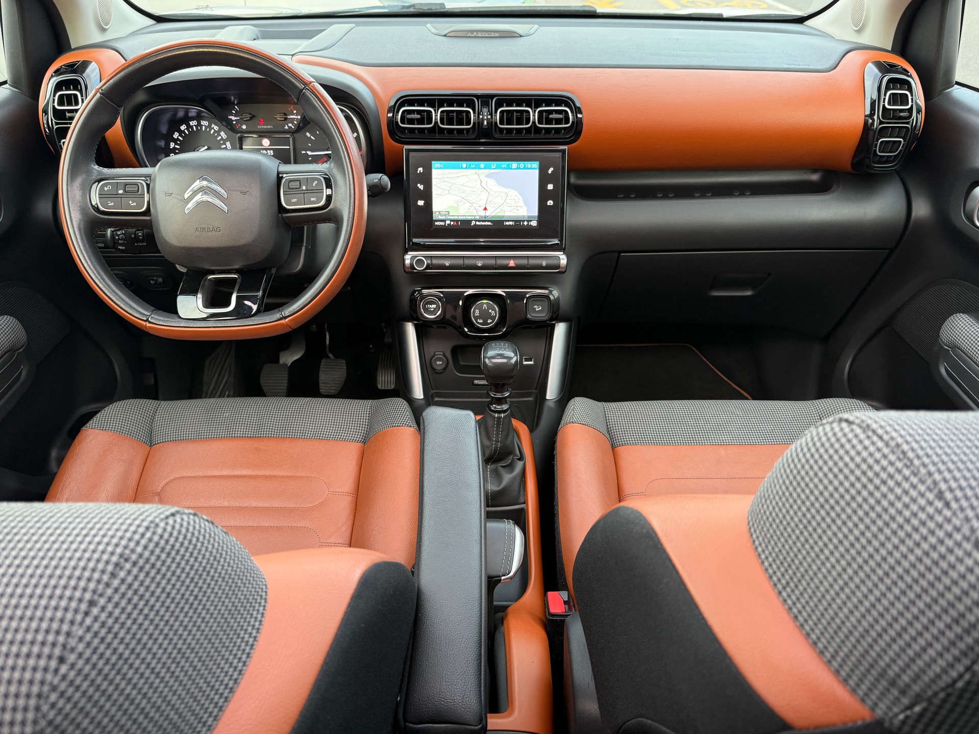 CITROEN C3 Aircross 1.2i PureTech Shine - Nouvelle Expertise : 11.08.2026 & Courroie de Distribution & Pompe à eau + Grand Service Fait-image-21