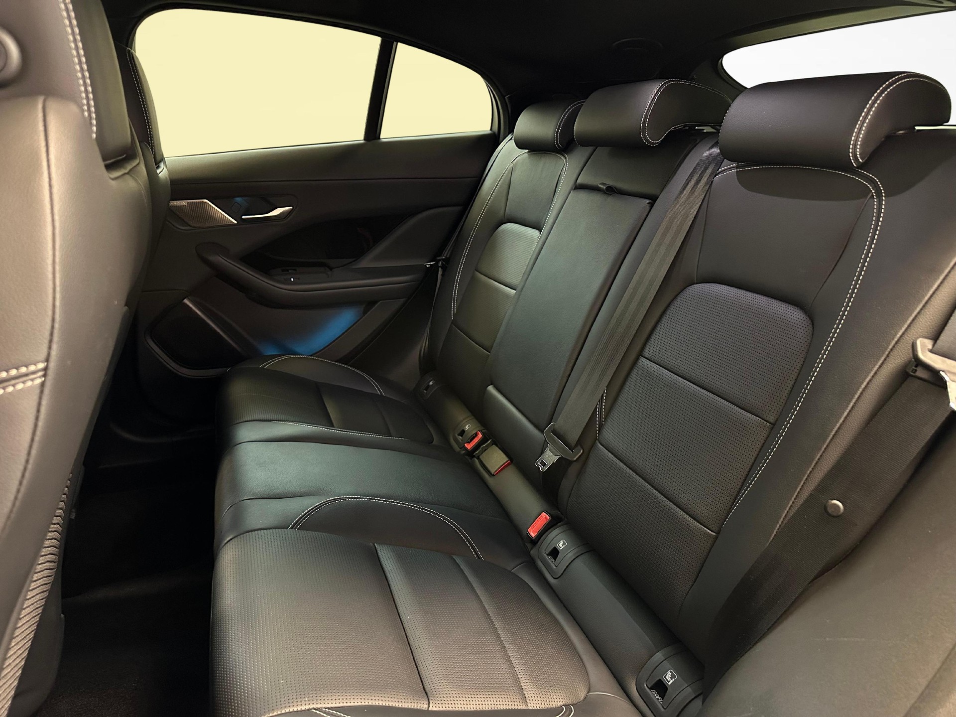 JAGUAR I-Pace EV400 SE AWD-image-9