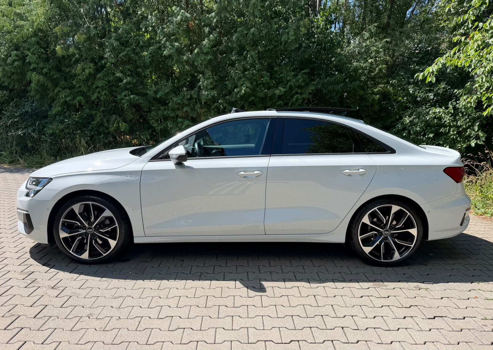 AUDI A3 Limousine 35 TFSI Attraction S-tronic-image-1