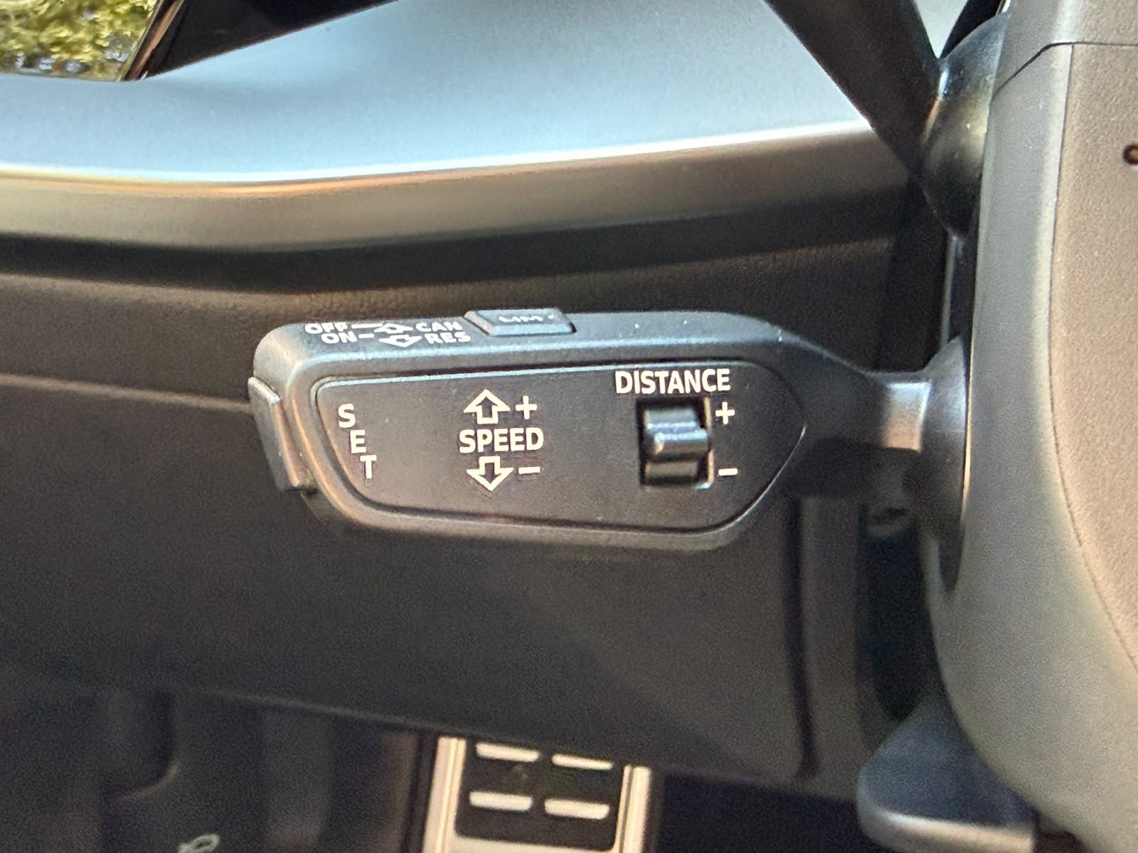 AUDI A3 Limousine 35 TFSI Attraction S-tronic-image-17