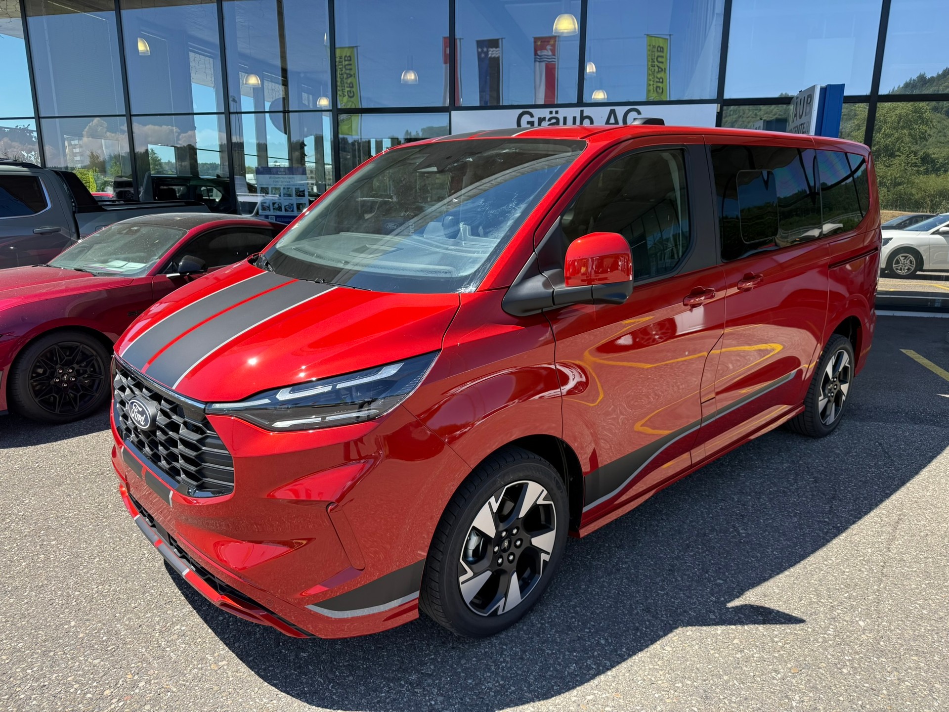 FORD Tourneo Bus 320 L1H1 Sport Automat 4x4-image-2