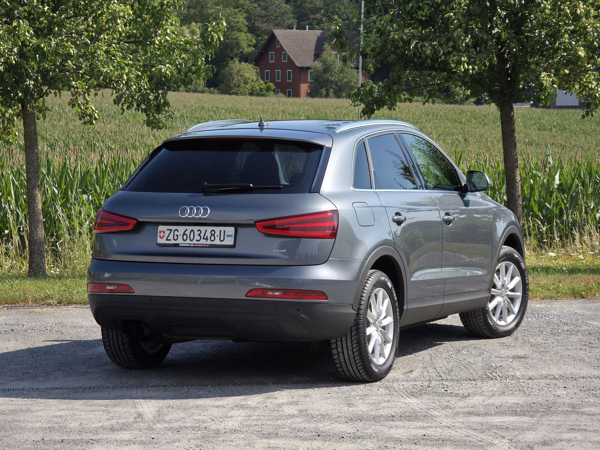 AUDI Q3 2.0 TFSI quattro-image-4