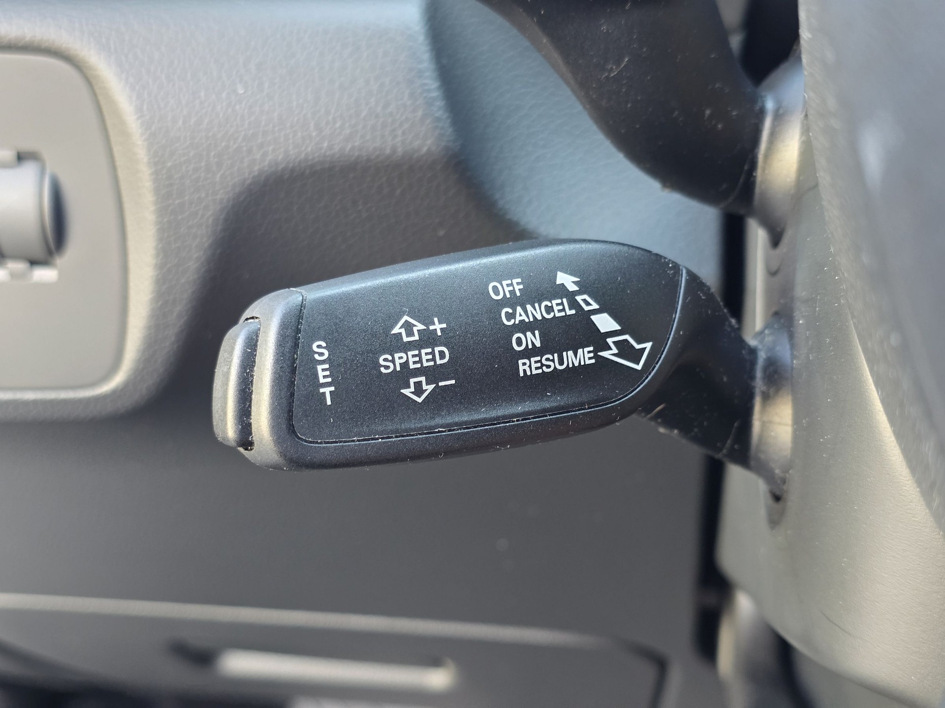 AUDI Q3 2.0 TFSI quattro-image-17