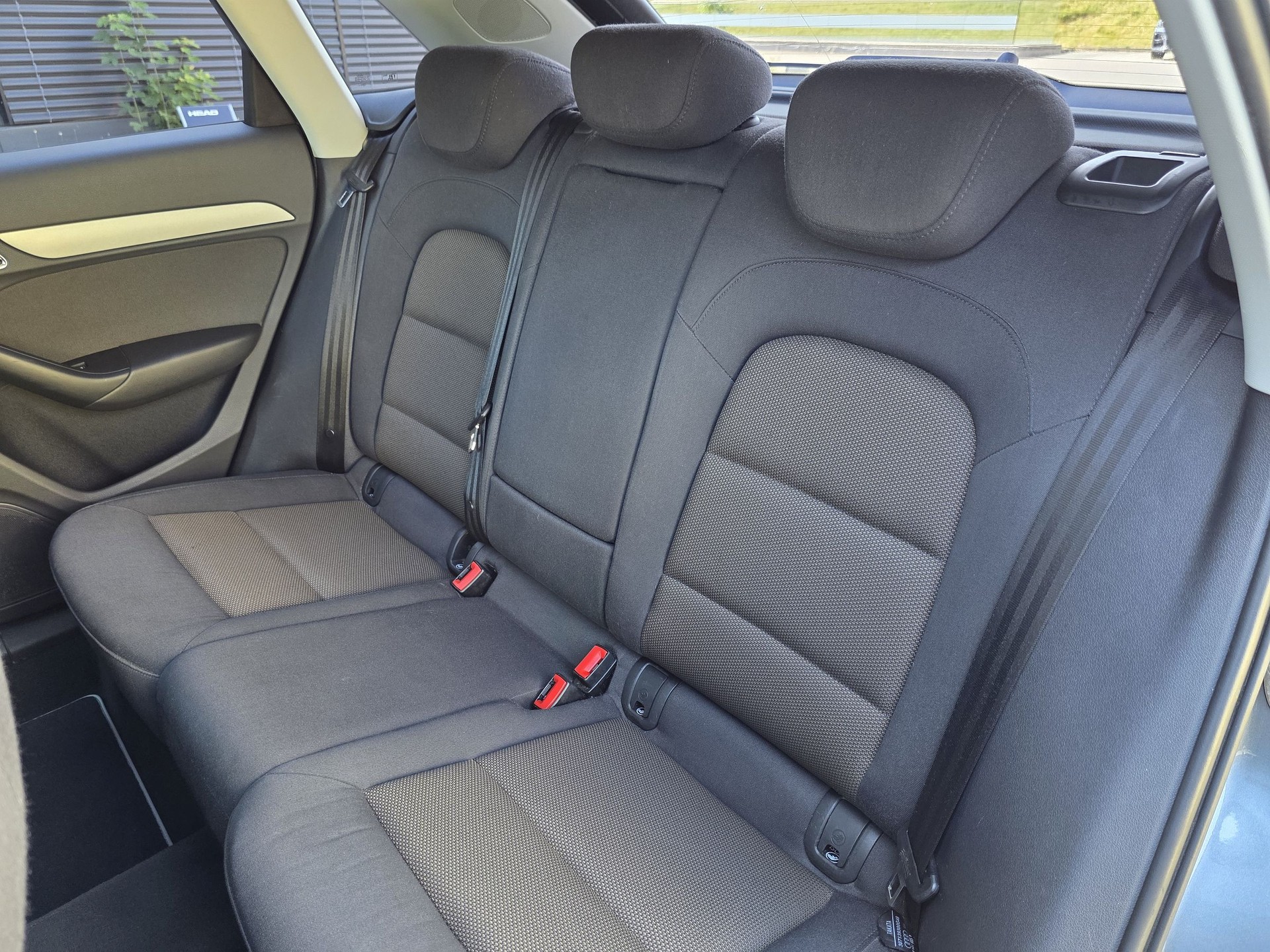 AUDI Q3 2.0 TFSI quattro-image-12