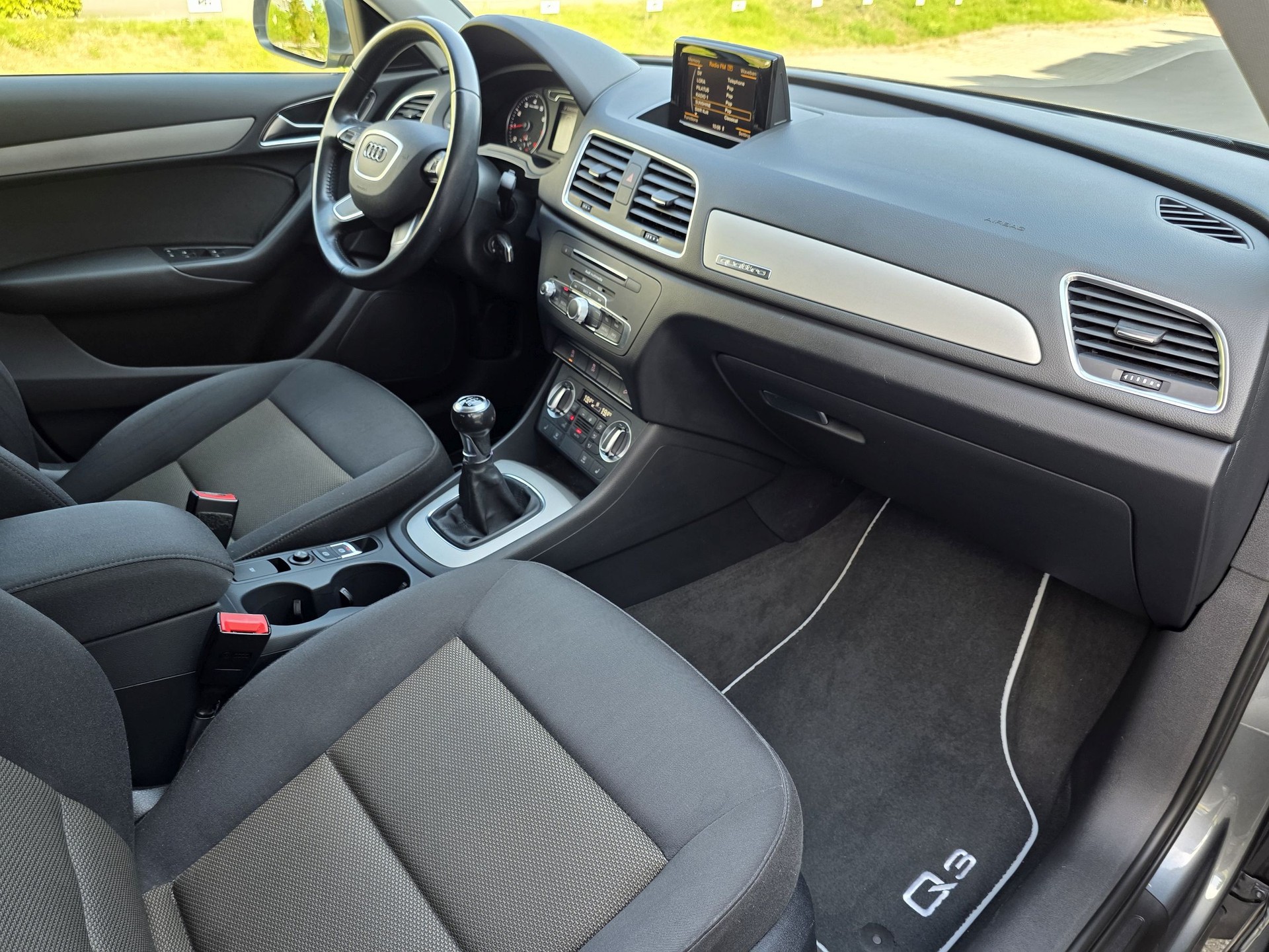 AUDI Q3 2.0 TFSI quattro-image-14