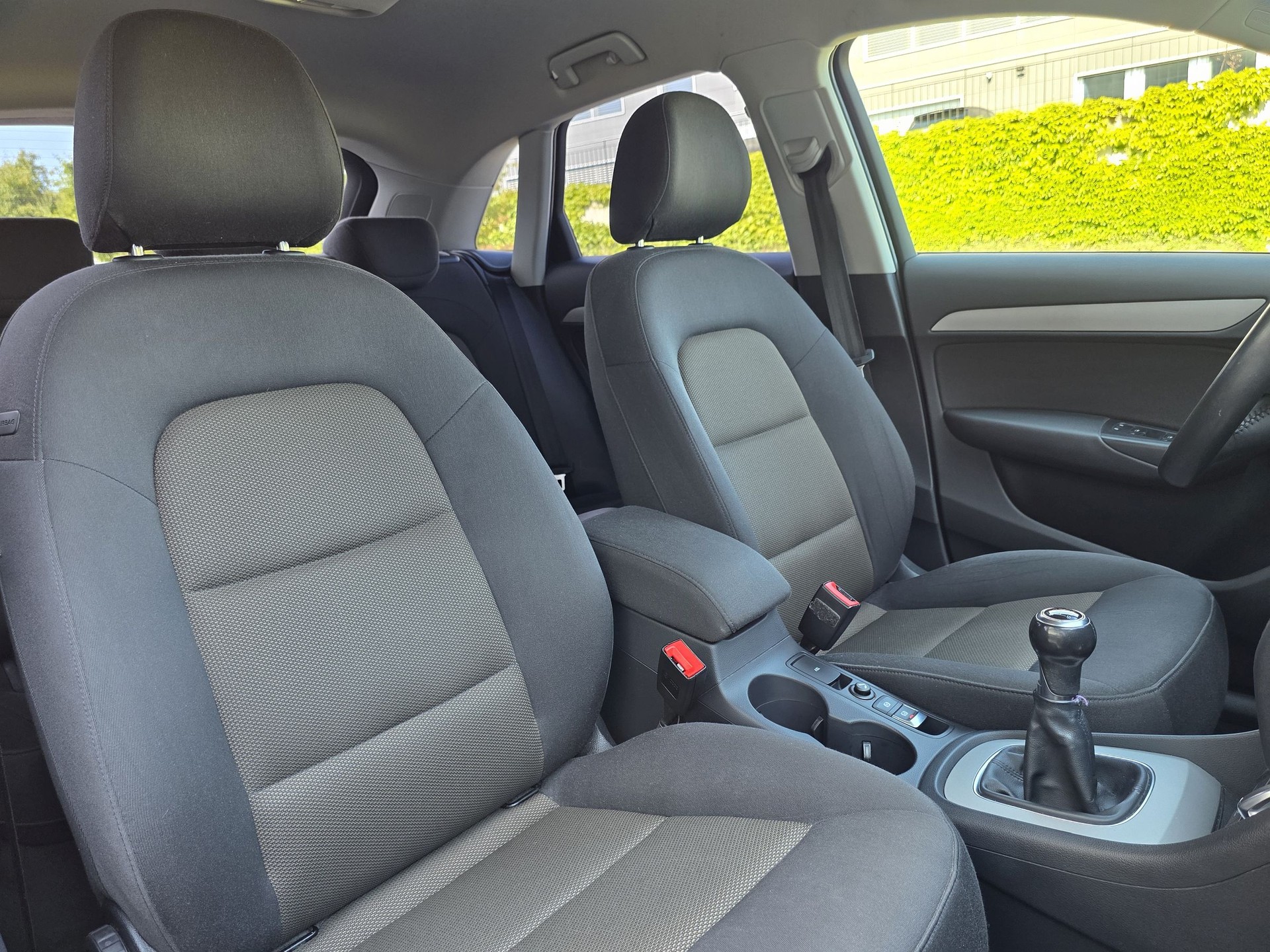AUDI Q3 2.0 TFSI quattro-image-16