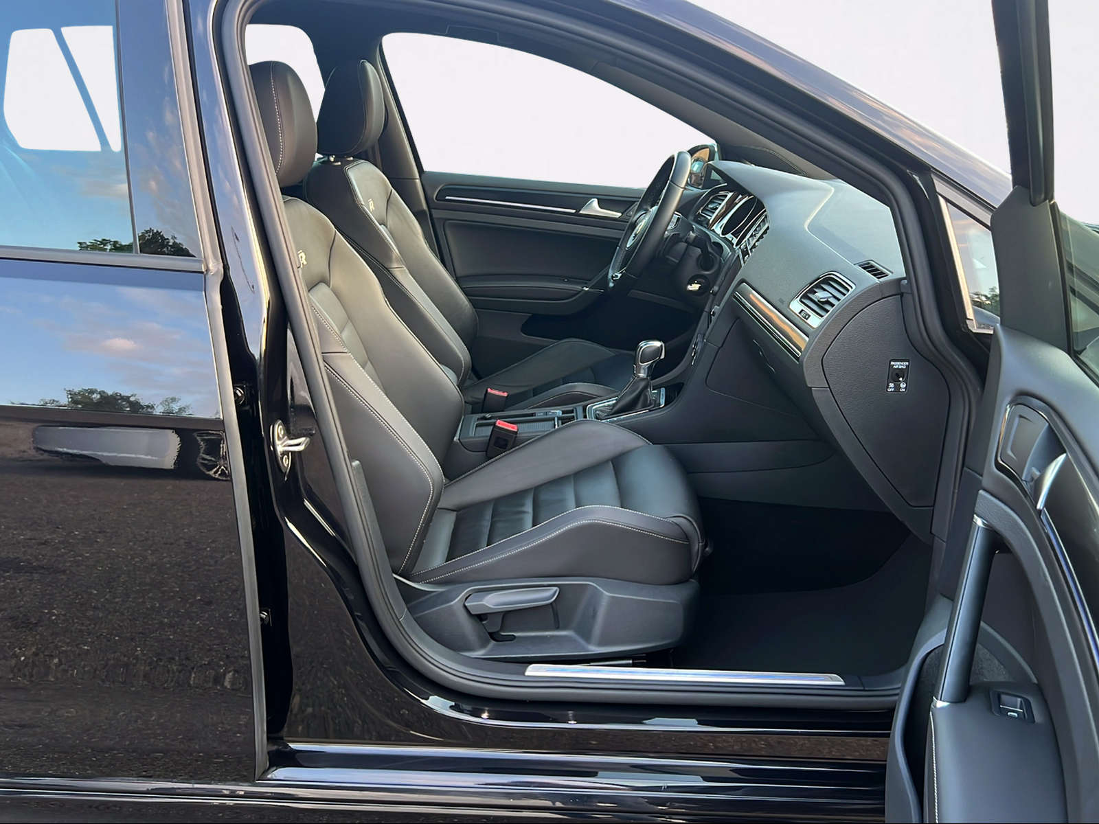 VW Golf 2.0 TSI R 4Motion DSG-image-6