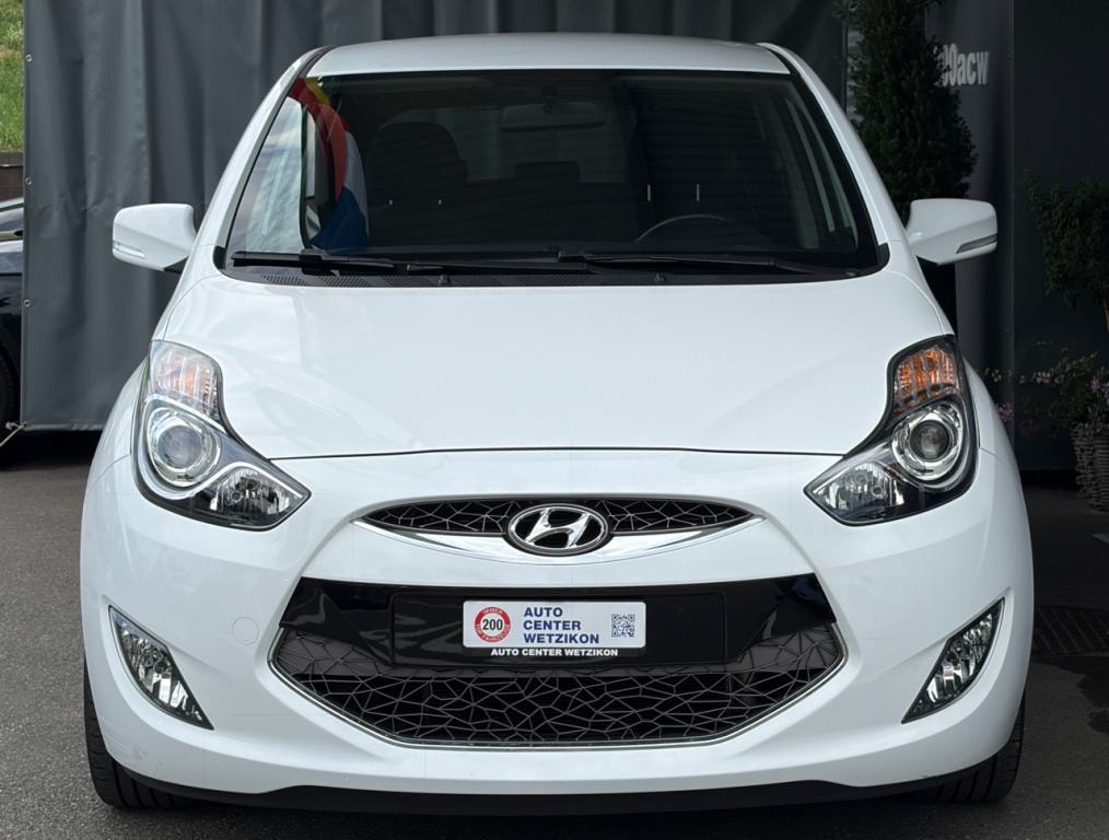 HYUNDAI iX20 1.6 Amplia Automatic-image-0