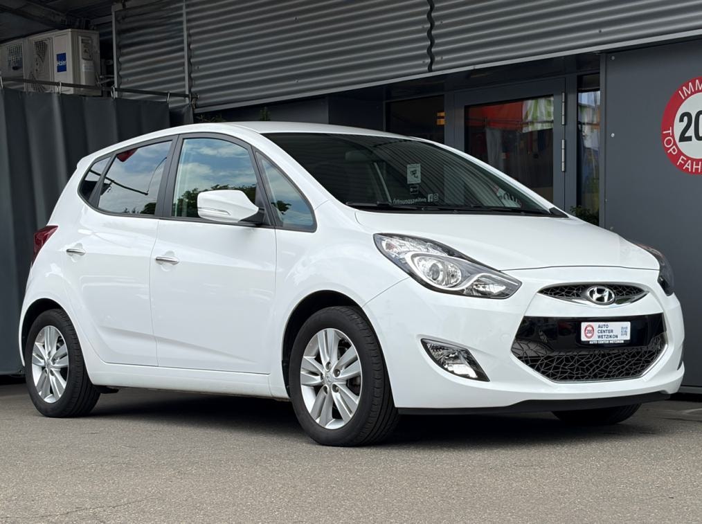 HYUNDAI iX20 1.6 Amplia Automatic-image-1