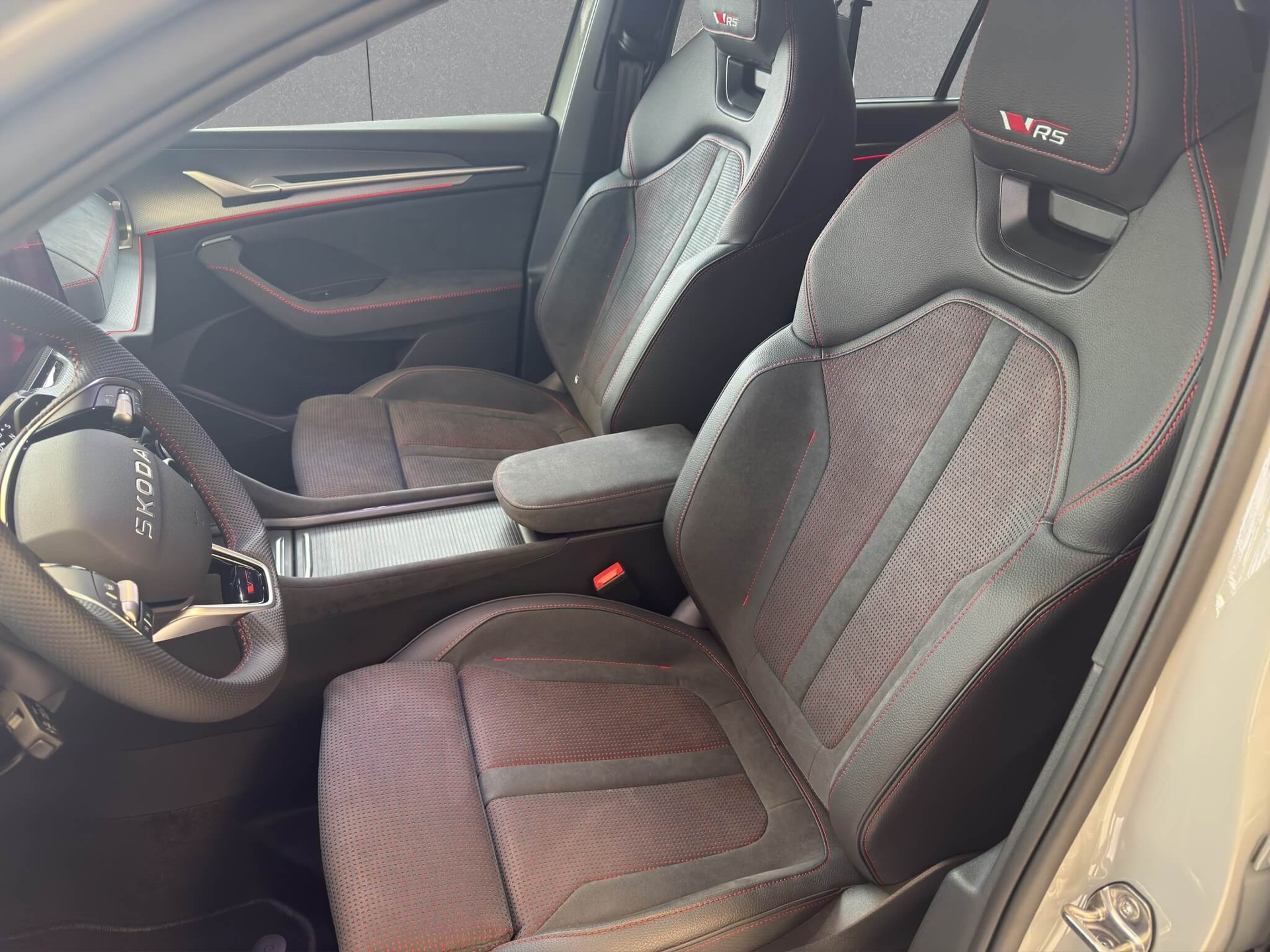 SKODA Kodiaq 2.0 TSI RS 4x4-image-8