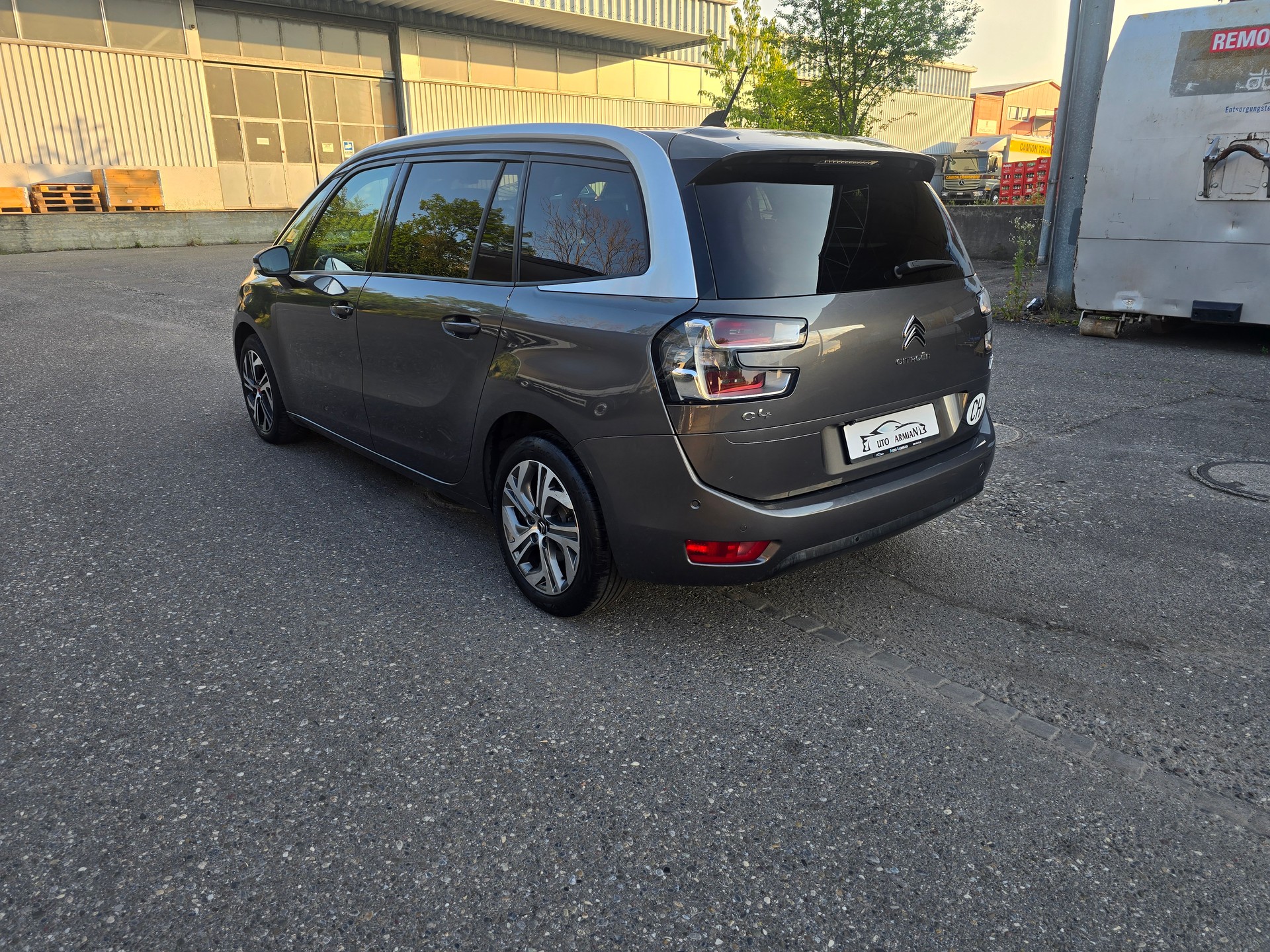 CITROEN Grand C4 Picasso 1.6i 16V THP Feel Edition EAT6-image-4
