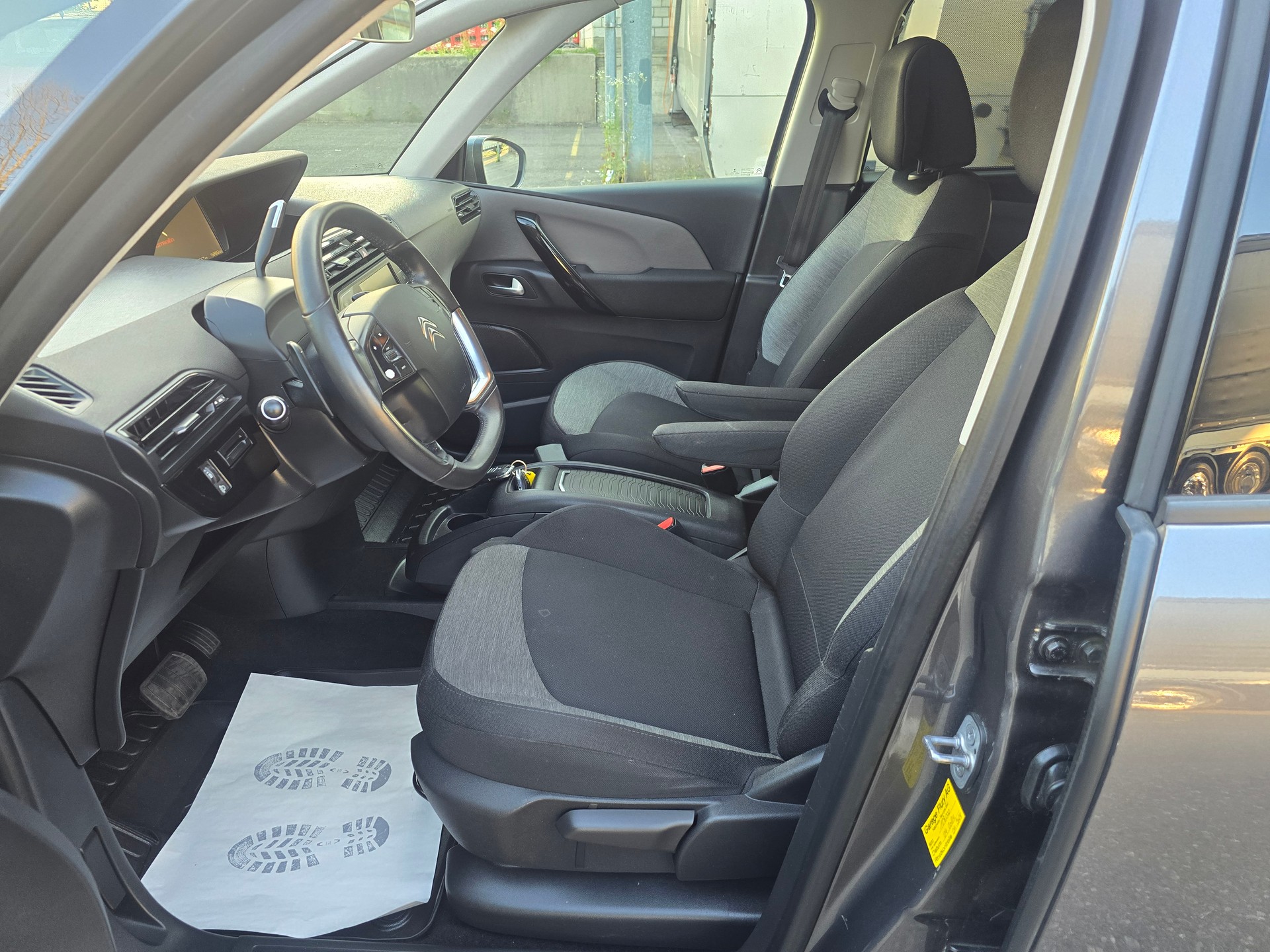 CITROEN Grand C4 Picasso 1.6i 16V THP Feel Edition EAT6-image-10
