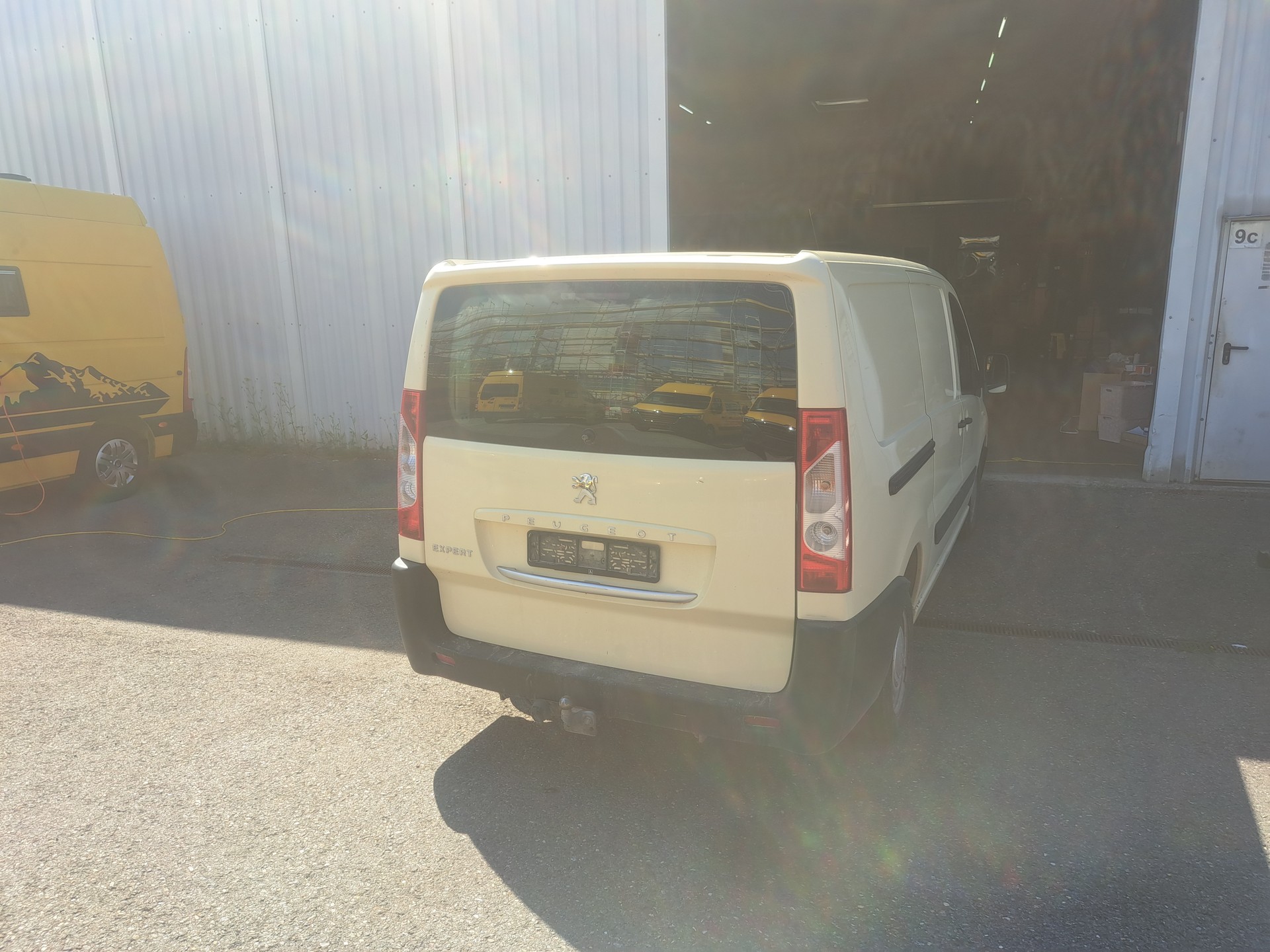PEUGEOT Expert 2.0 HDi 229 L2H1-image-4