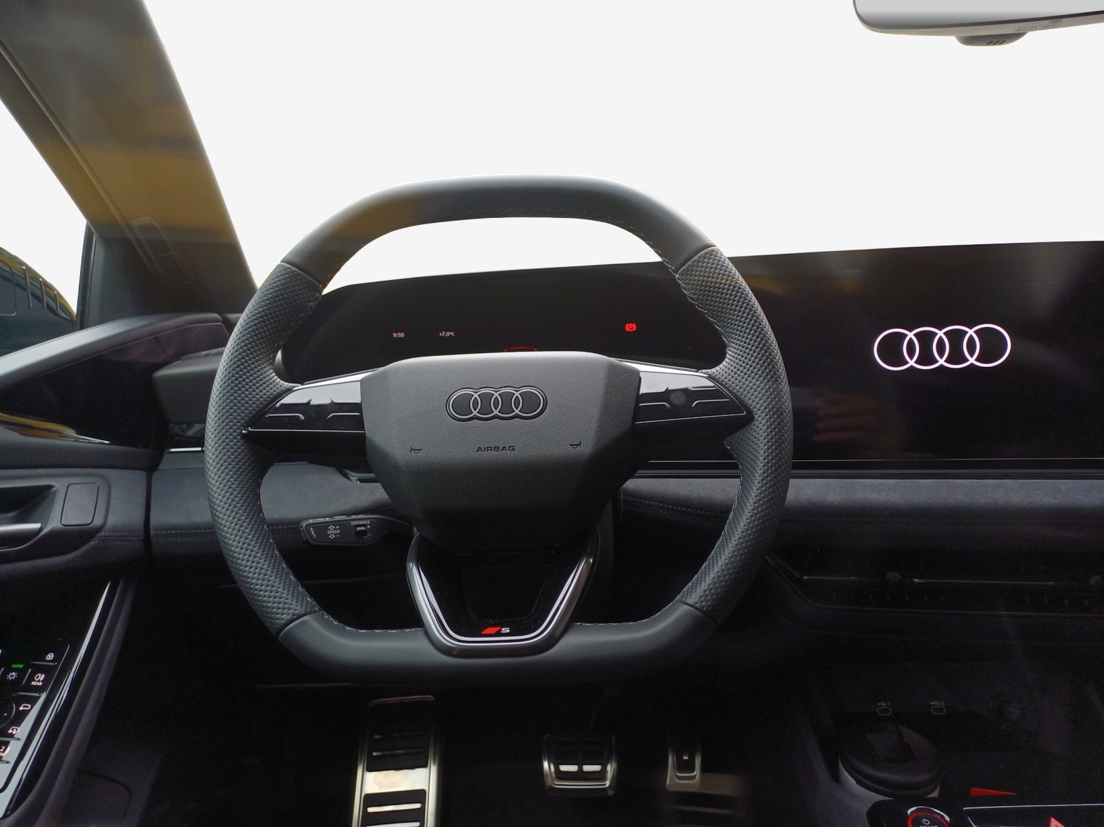 AUDI S6 Avant e-tron quattro-image-9