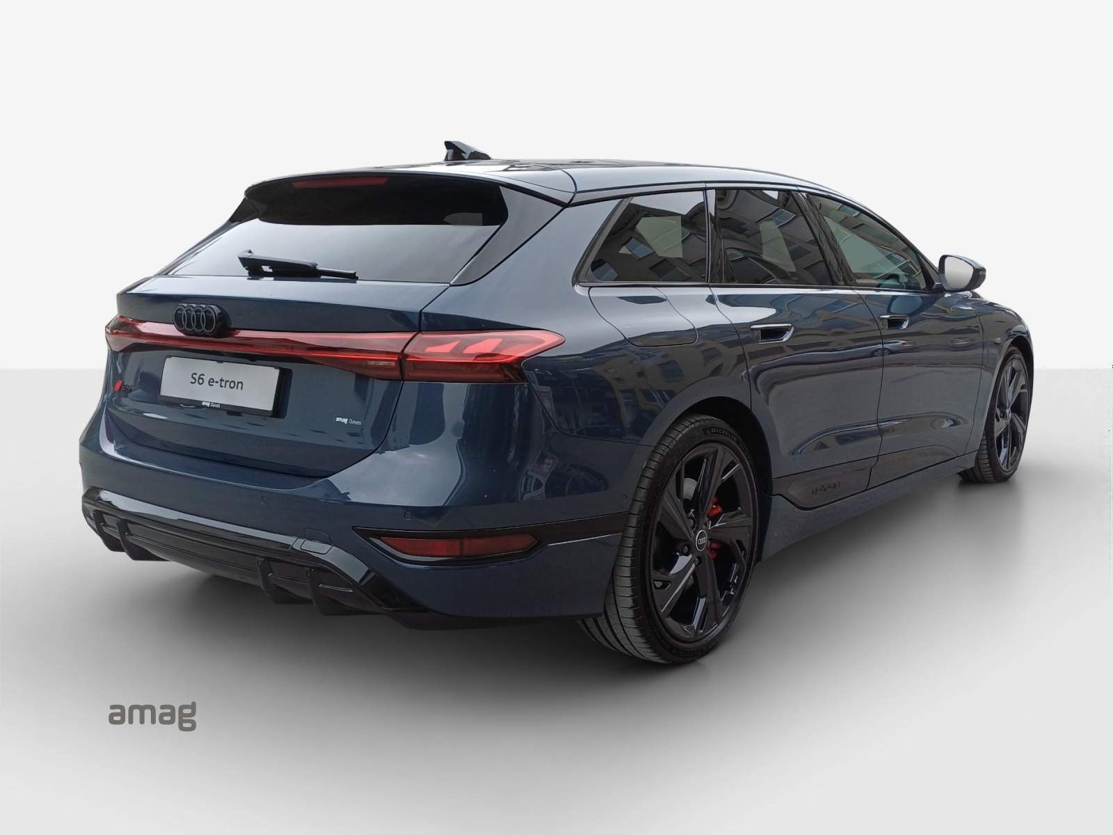 AUDI S6 Avant e-tron quattro-image-4