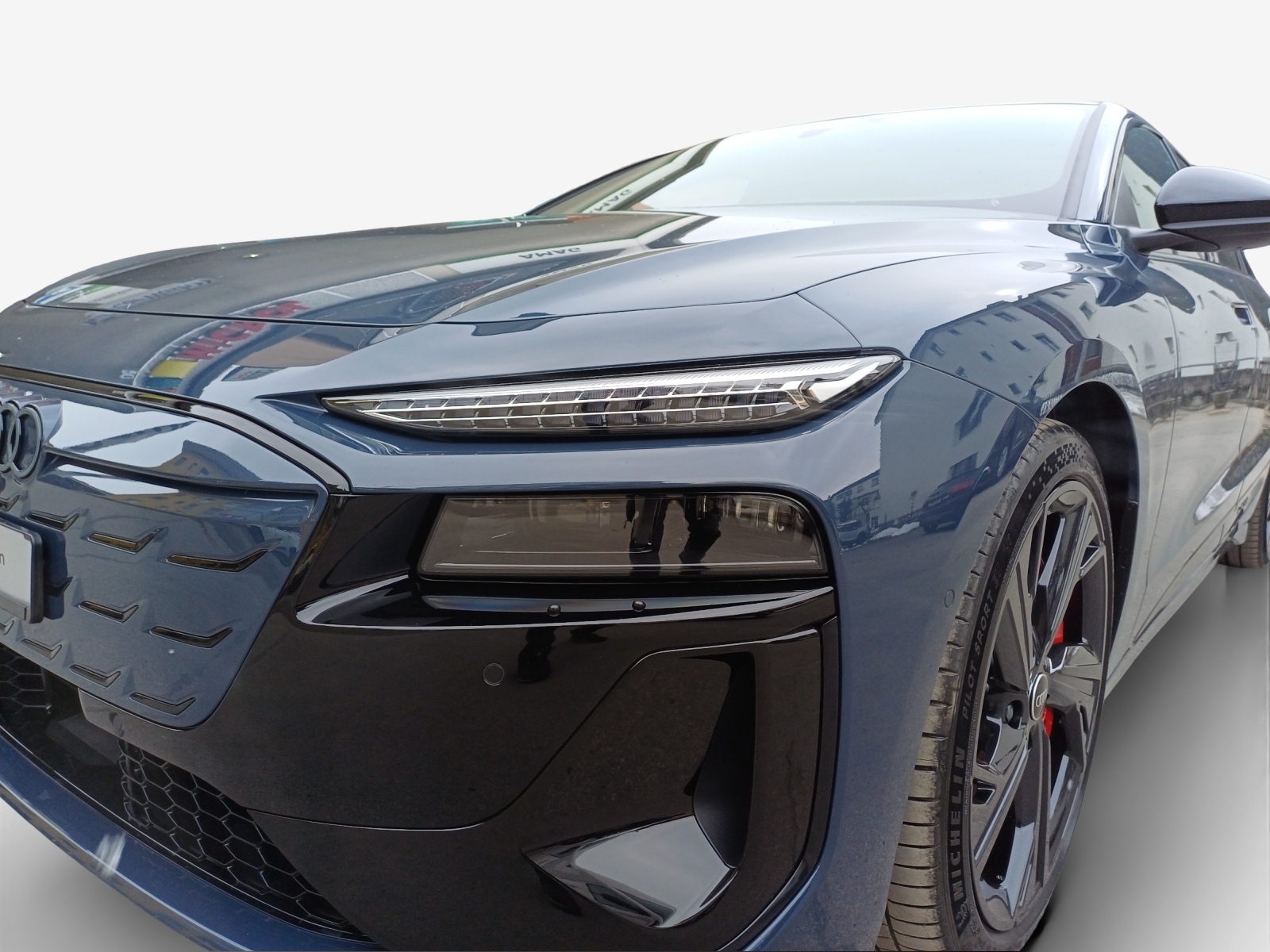 AUDI S6 Avant e-tron quattro-image-15