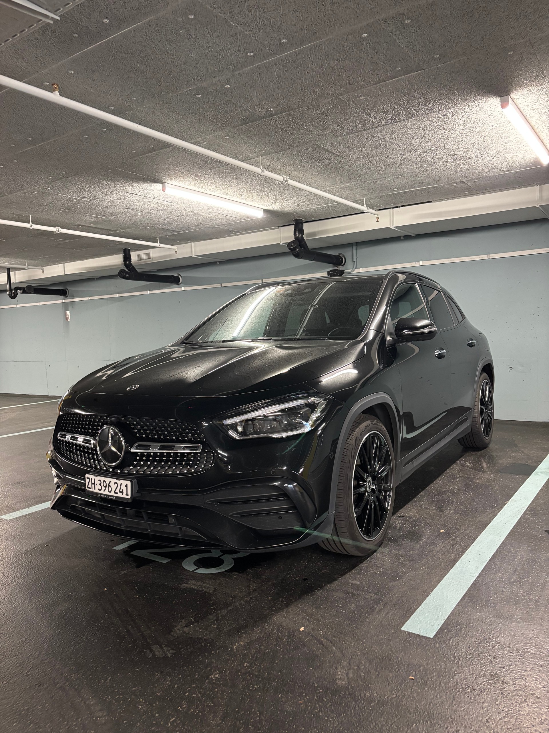 MERCEDES-BENZ GLA 220 d AMG Line 4matic-image-1