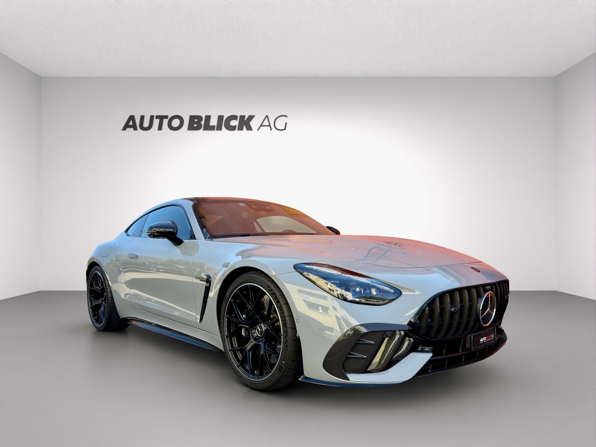 MERCEDES-BENZ AMG GT 63 PRO 4Matic+ Executive Edition-showroom-element-1
