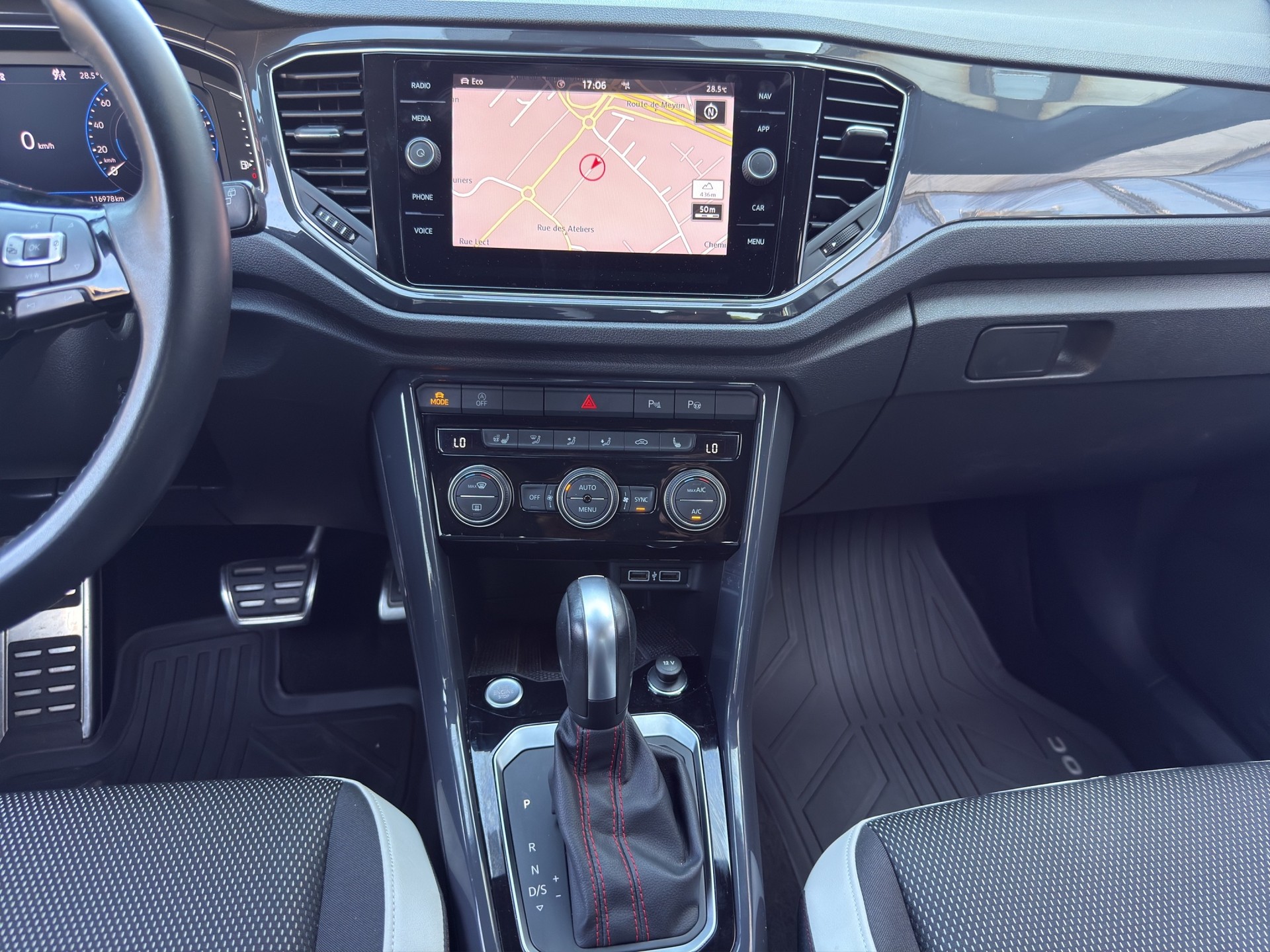 VW T-Roc 1.5 TSI EVO Sport DSG-image-4
