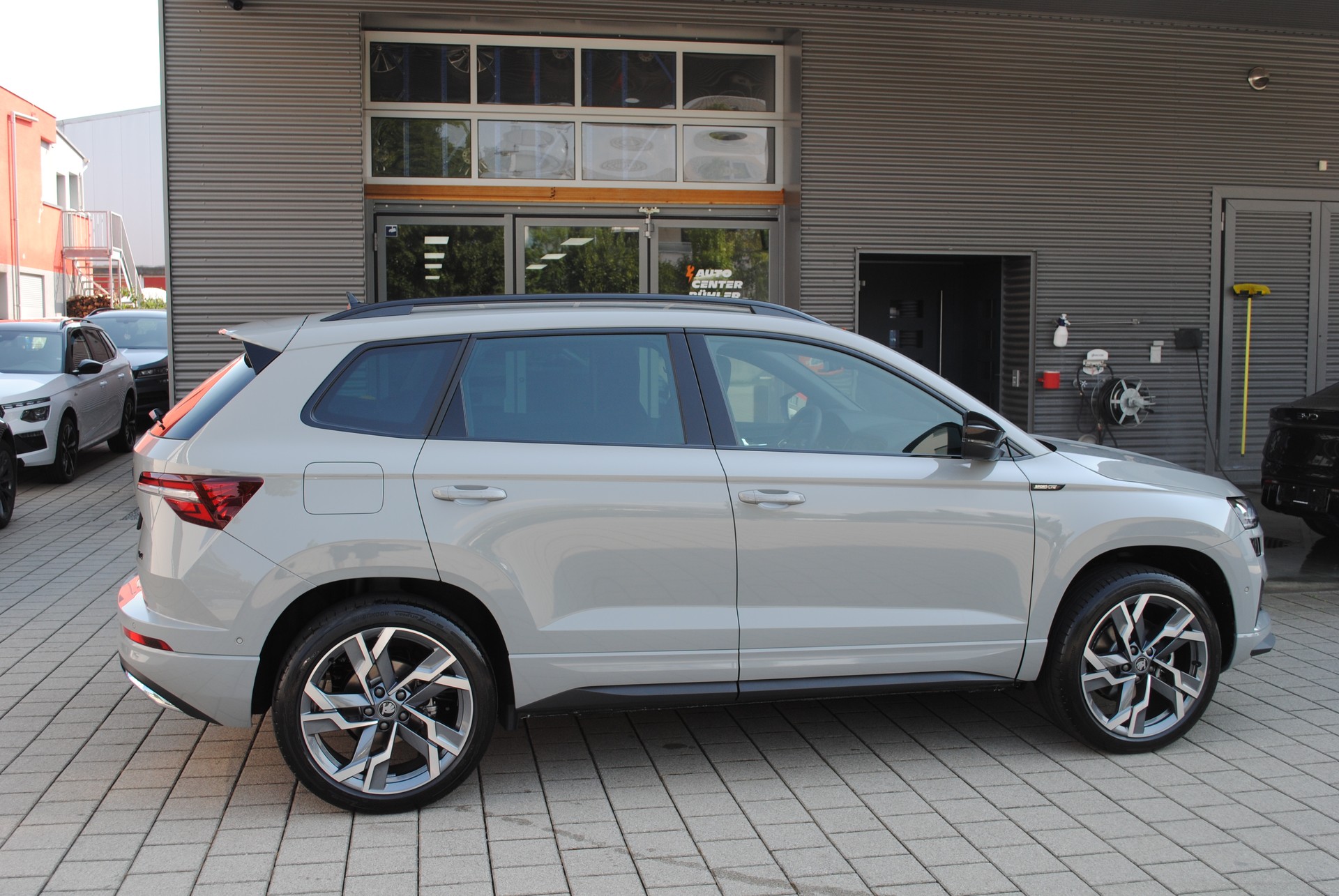 SKODA Karoq 1.5 TSI SportLine DSG-image-6