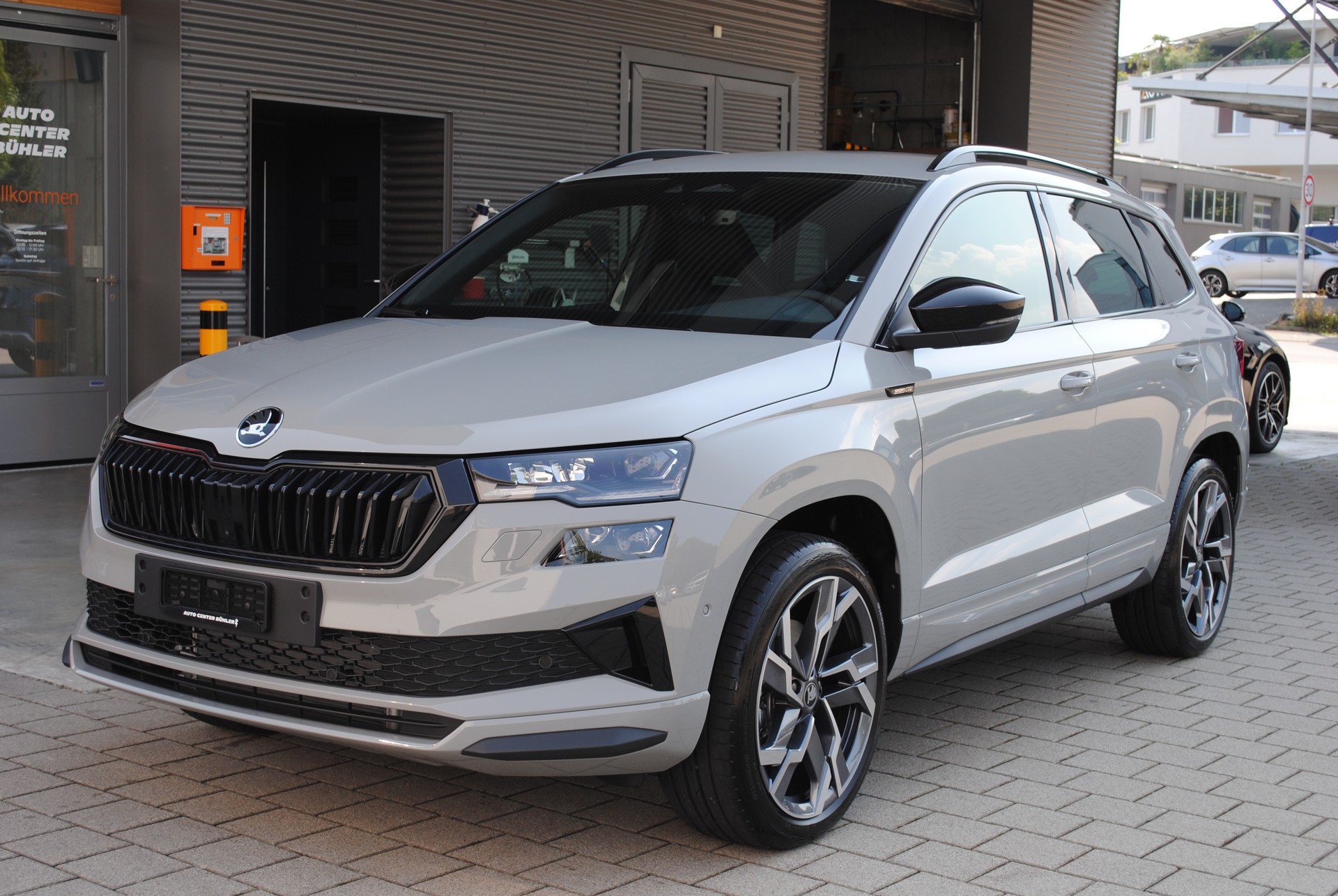 SKODA Karoq 1.5 TSI SportLine DSG-image-2