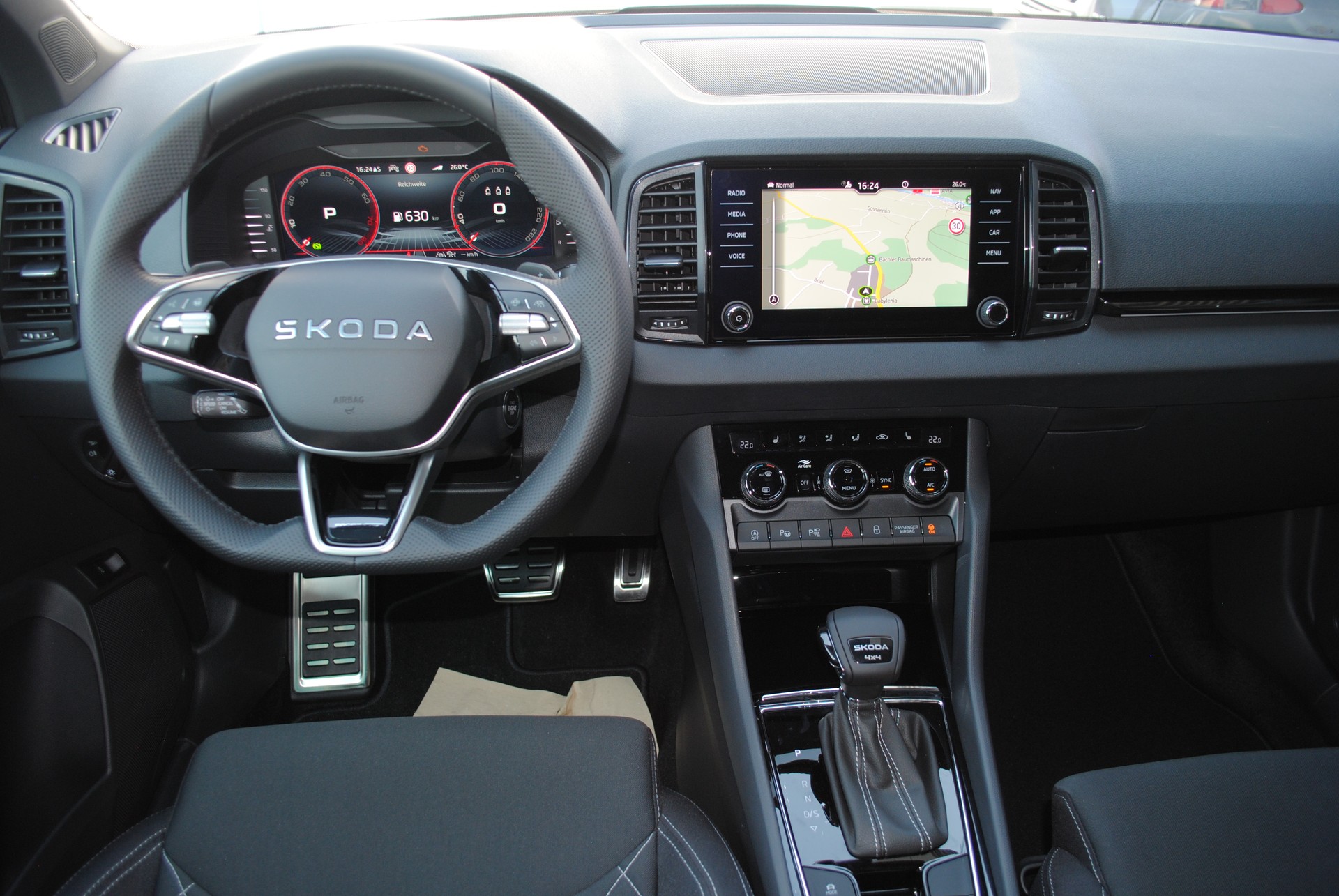 SKODA Karoq 1.5 TSI SportLine DSG-image-9