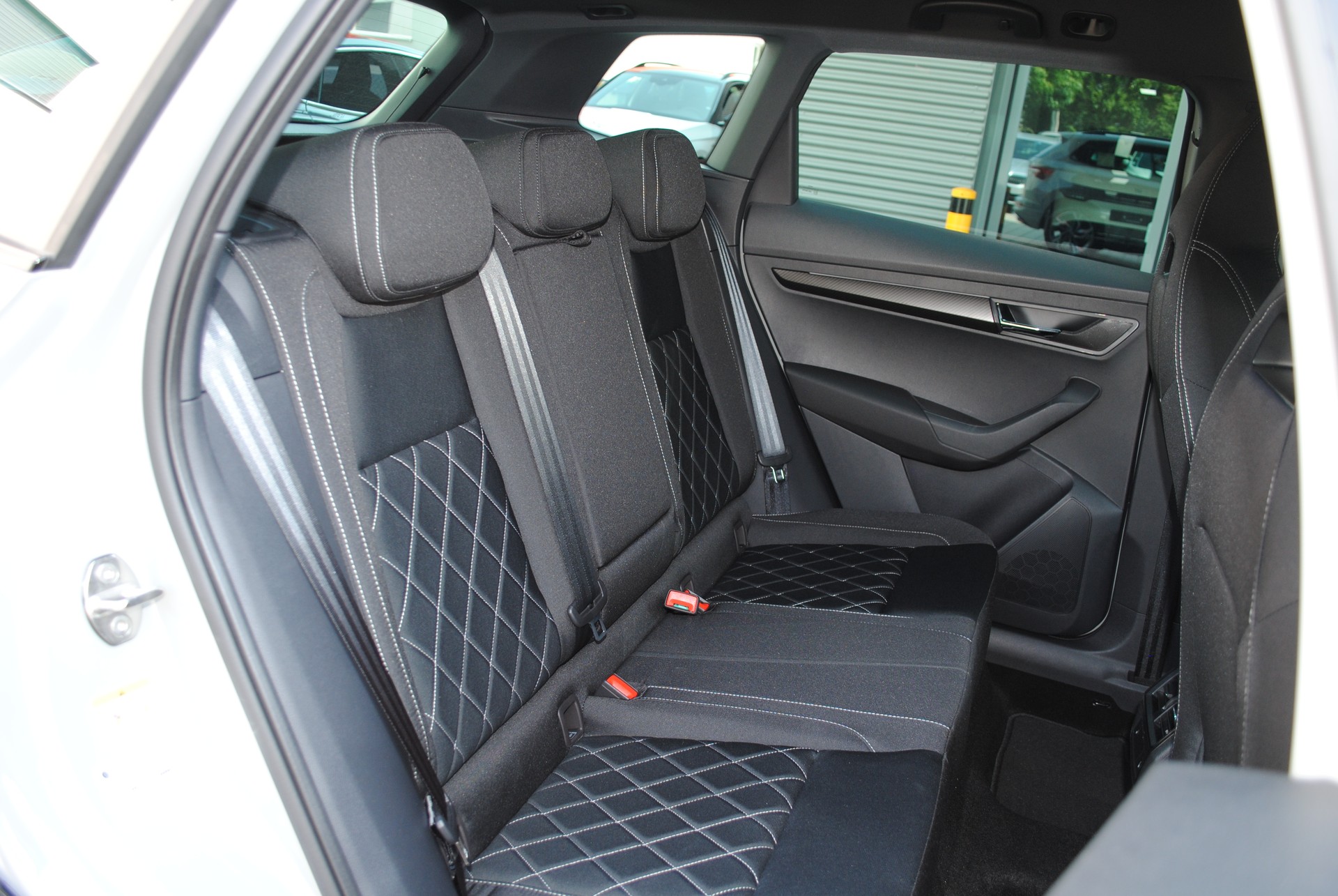 SKODA Karoq 1.5 TSI SportLine DSG-image-17