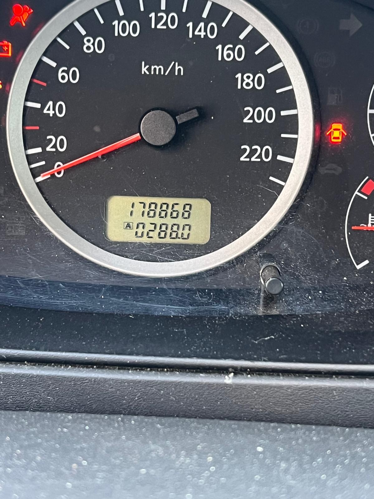 NISSAN ALMERA Automatic Mit MFK-image-10