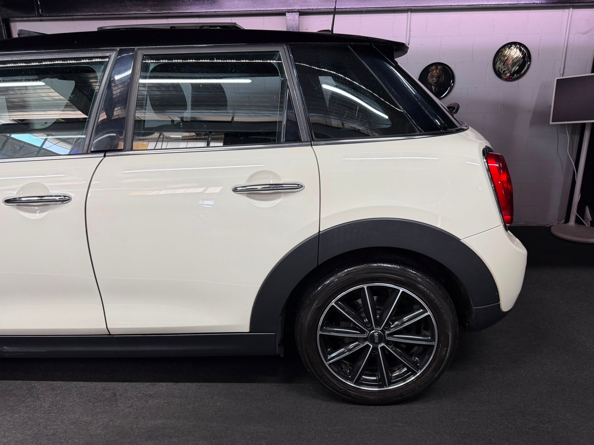 MINI Cooper D Steptronic-image-7