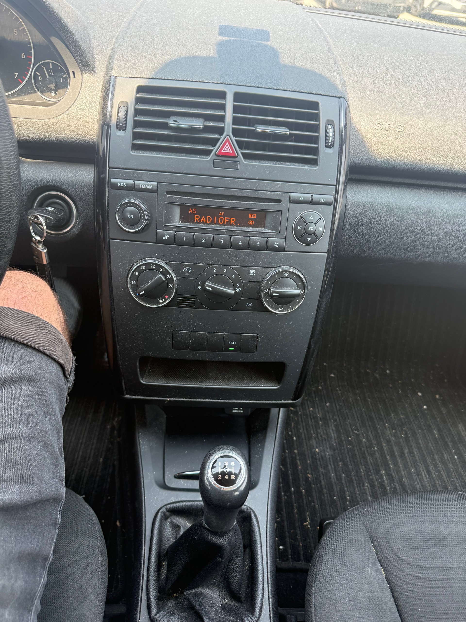 MERCEDES-BENZ A 180 (170) BlueEfficiency Avantgarde Selection-image-9