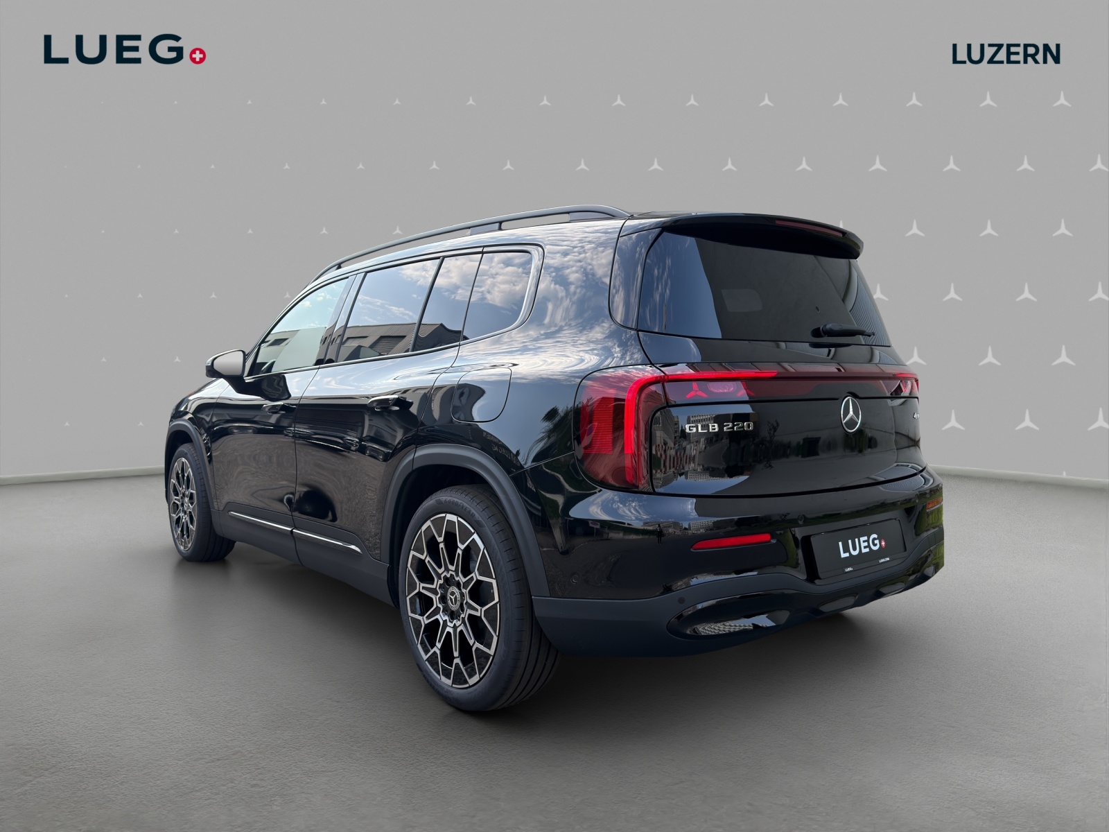 MERCEDES-BENZ GLB 220 4Matic 8G-Tronic-image-2